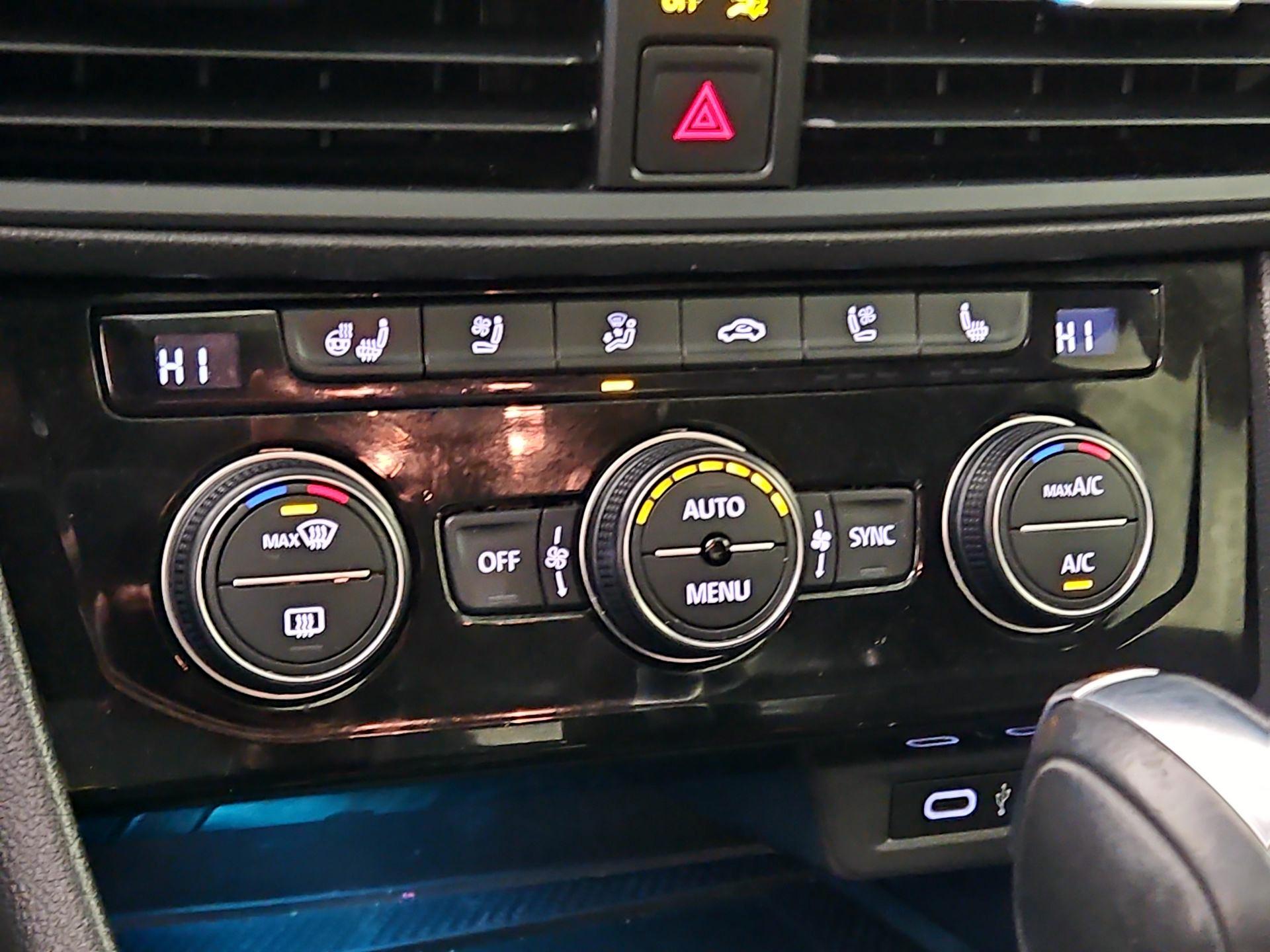 Thumbnail: 2021 Volkswagen Jetta - 16