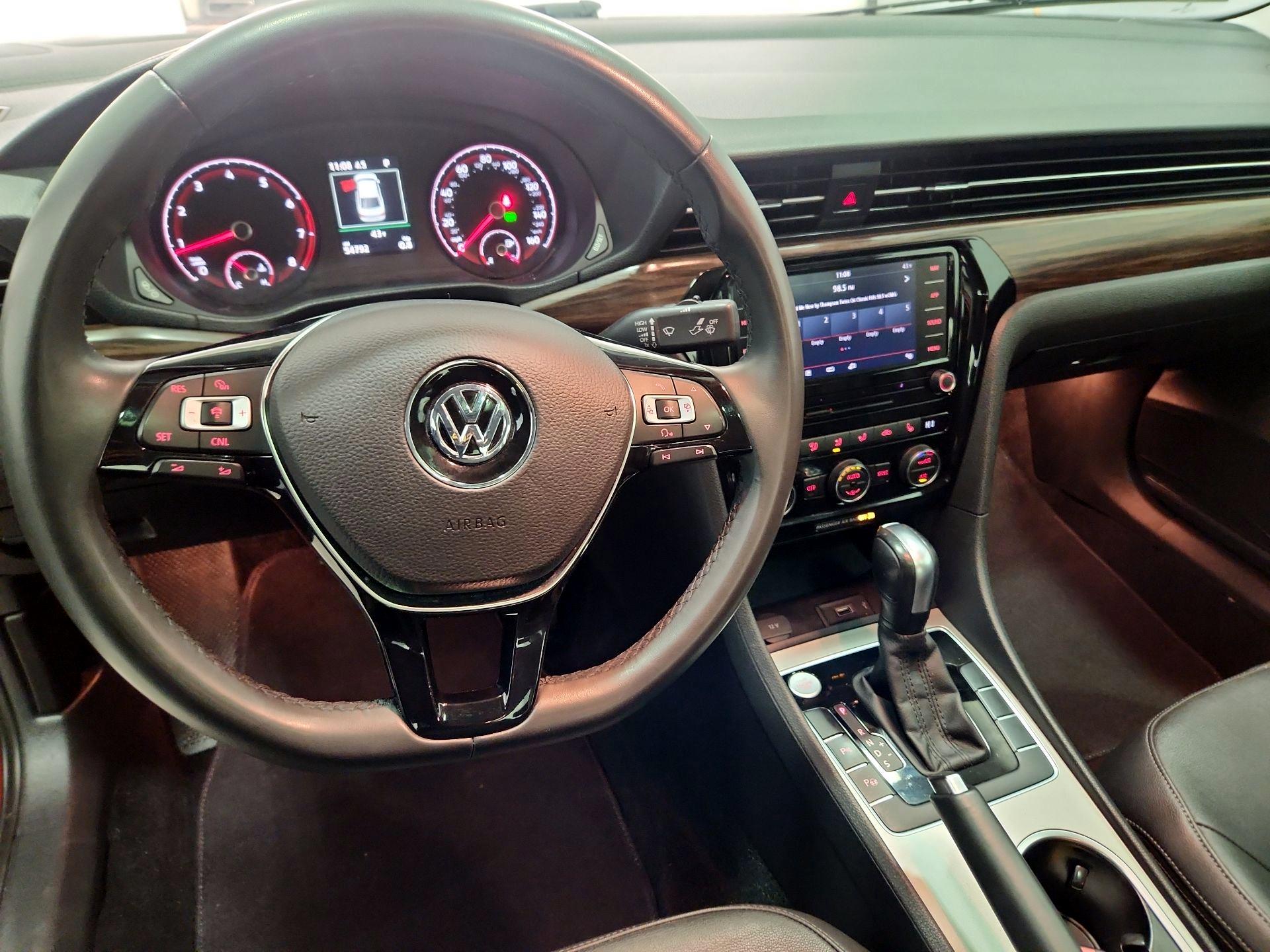 Thumbnail: 2022 Volkswagen Passat - 9