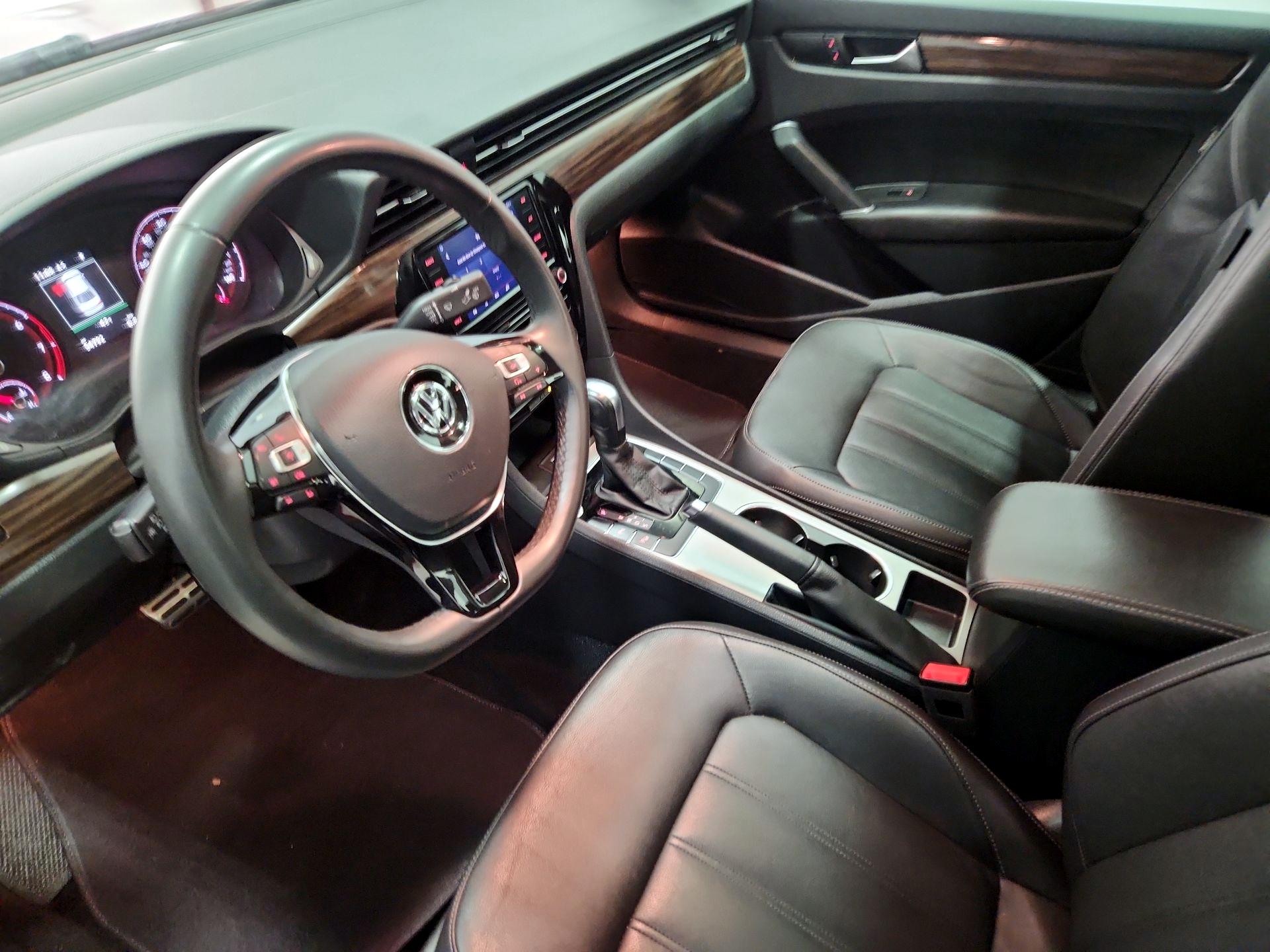 Thumbnail: 2022 Volkswagen Passat - 11