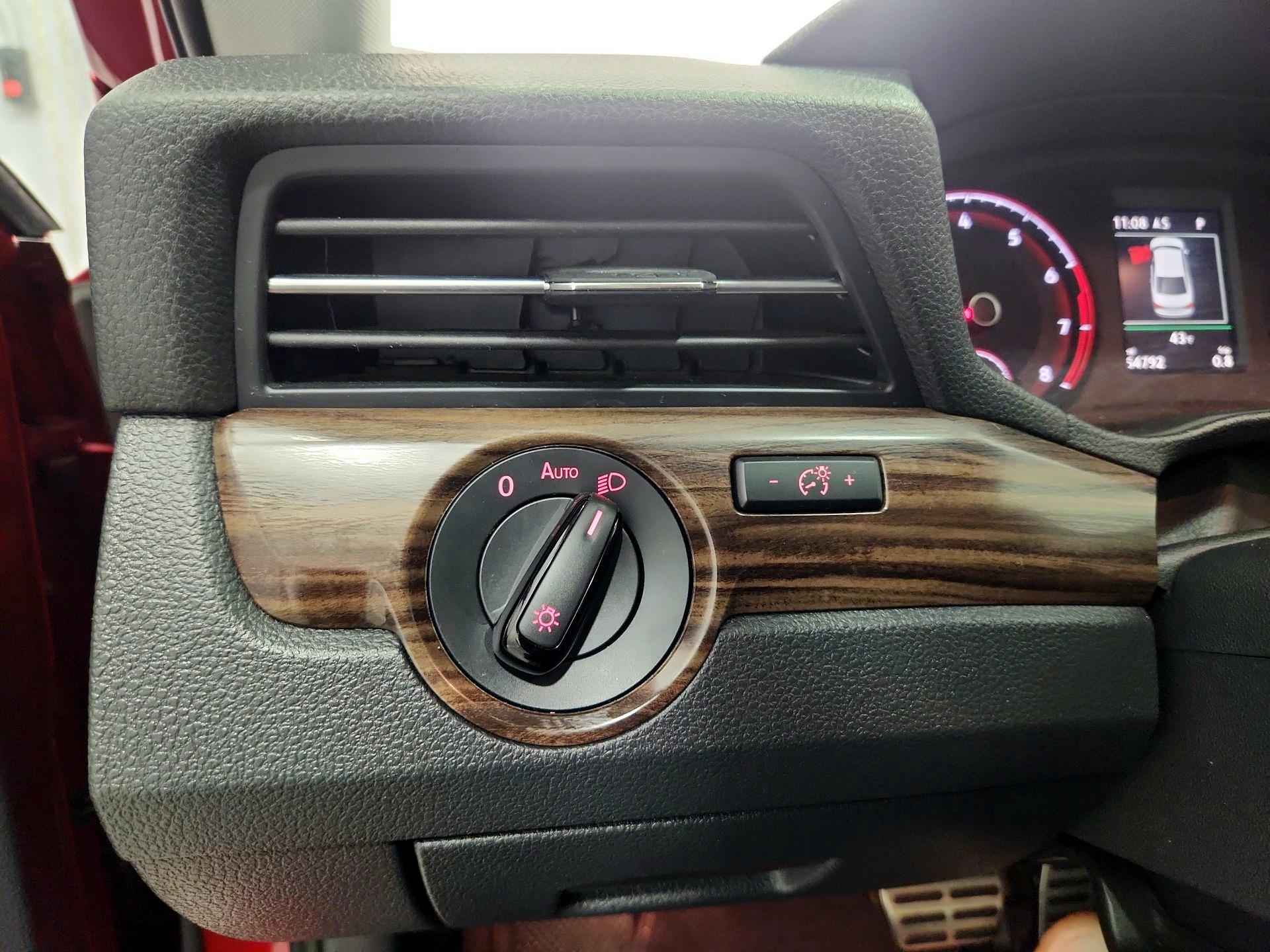 Thumbnail: 2022 Volkswagen Passat - 13