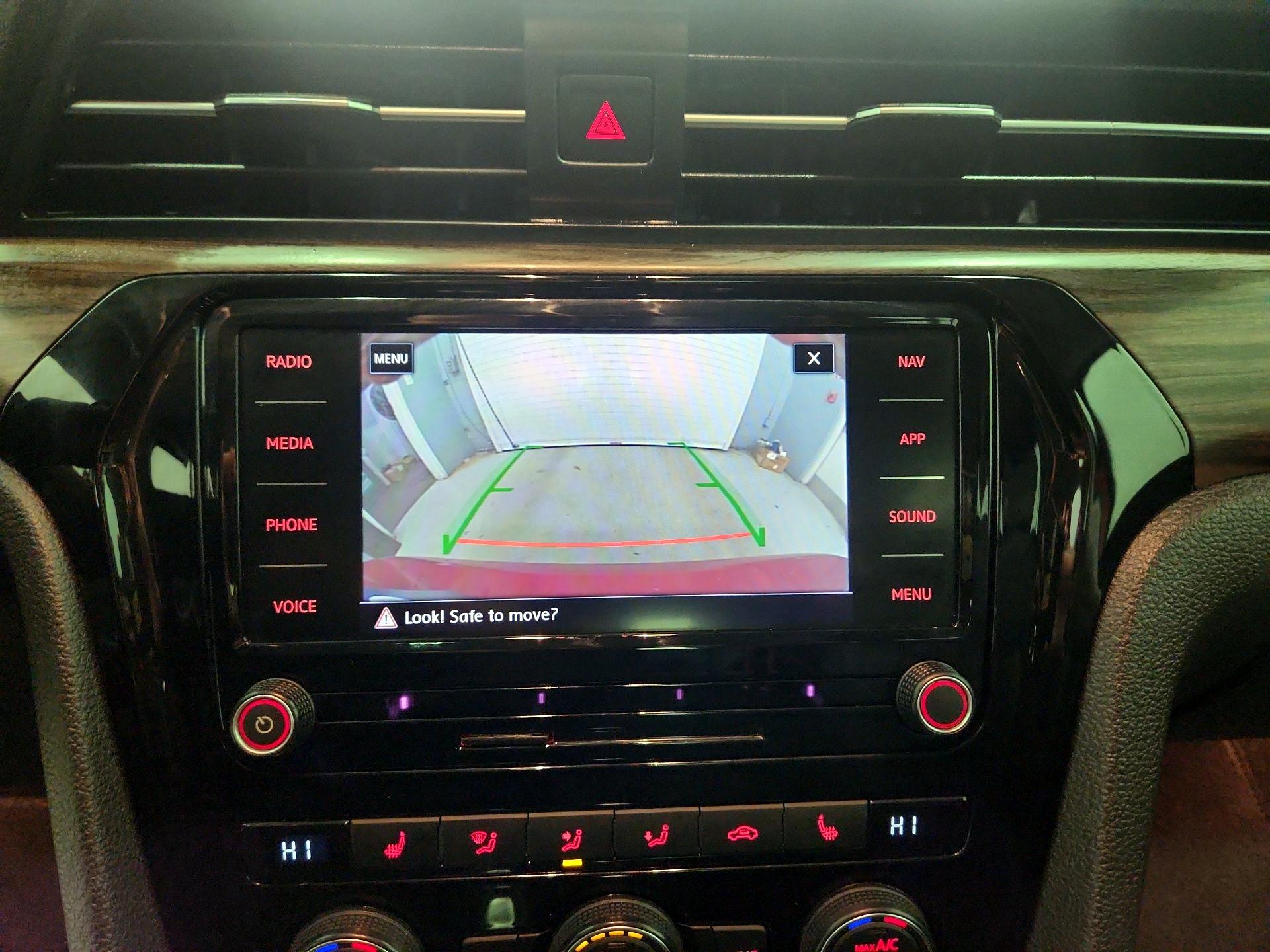 Thumbnail: 2022 Volkswagen Passat - 14