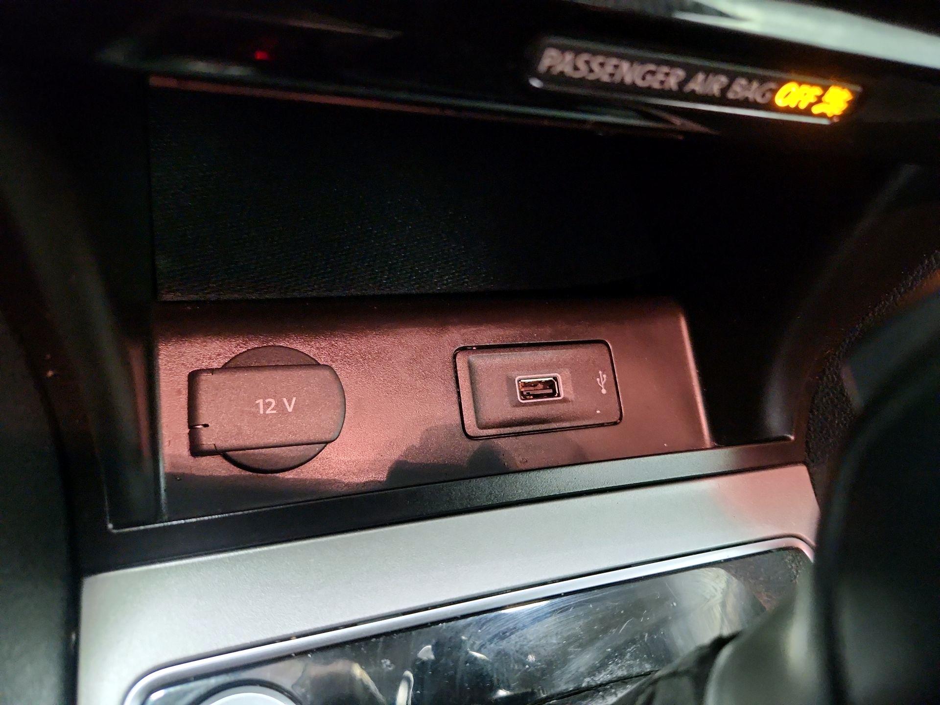 Thumbnail: 2022 Volkswagen Passat - 18