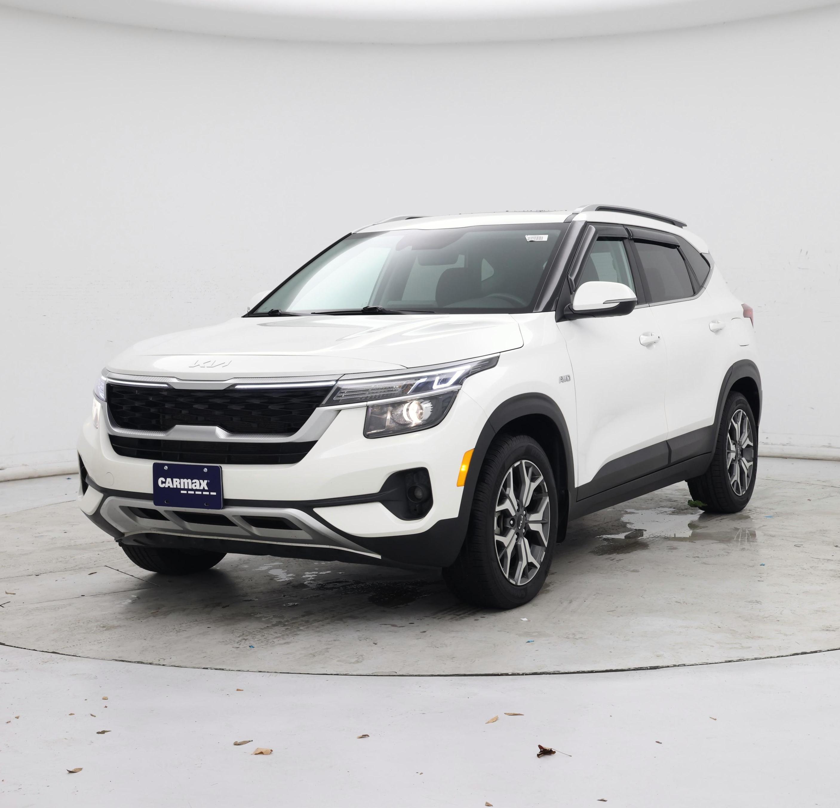 Thumbnail: 2022 Kia Seltos - 4