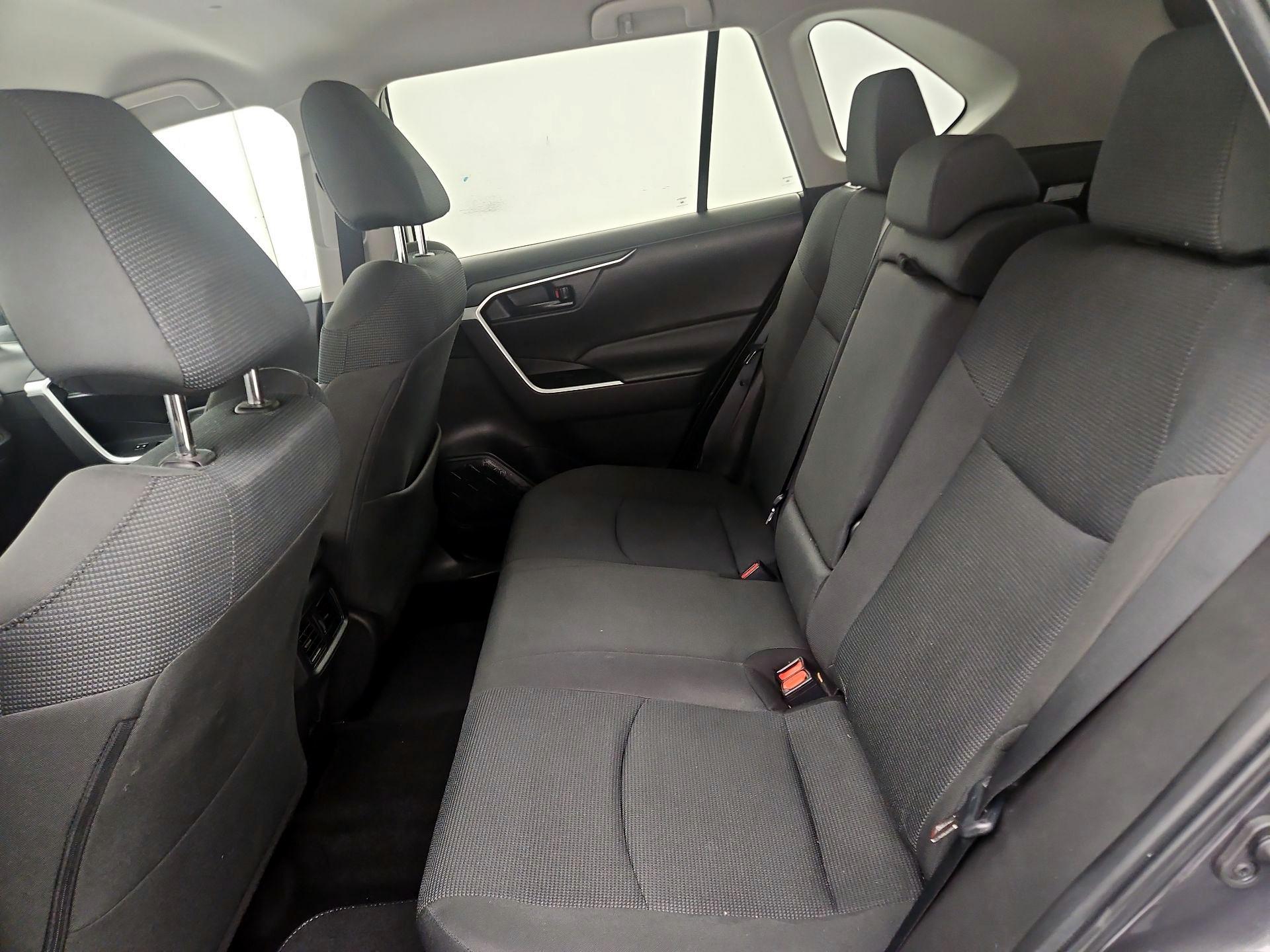 Thumbnail: 2022 Toyota RAV4 - 19