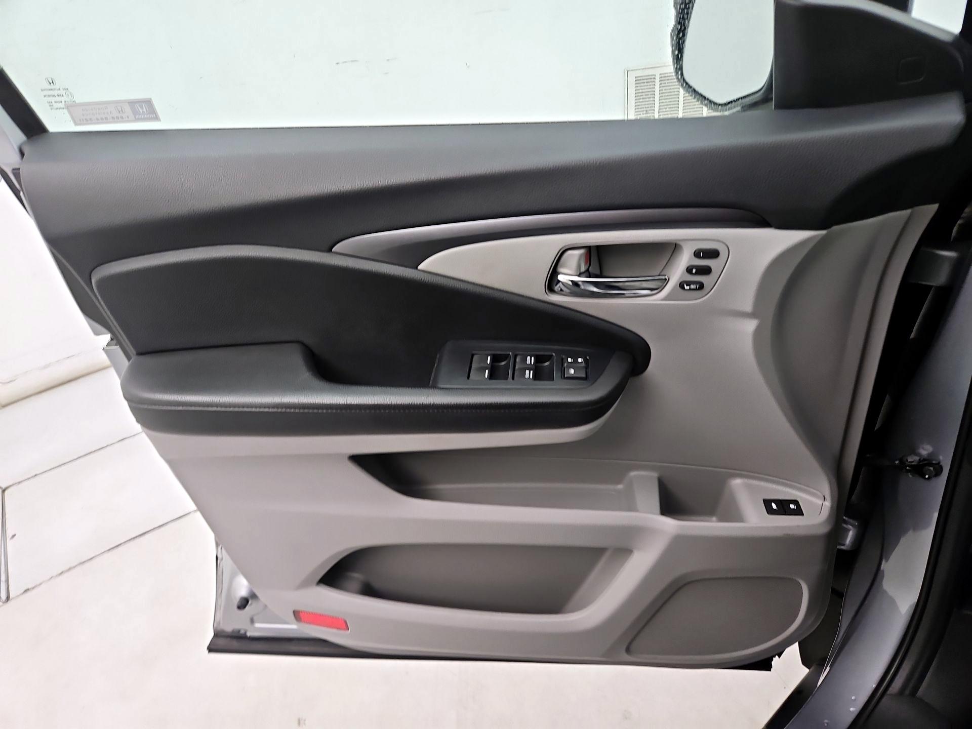 Thumbnail: 2022 Honda Pilot - 12