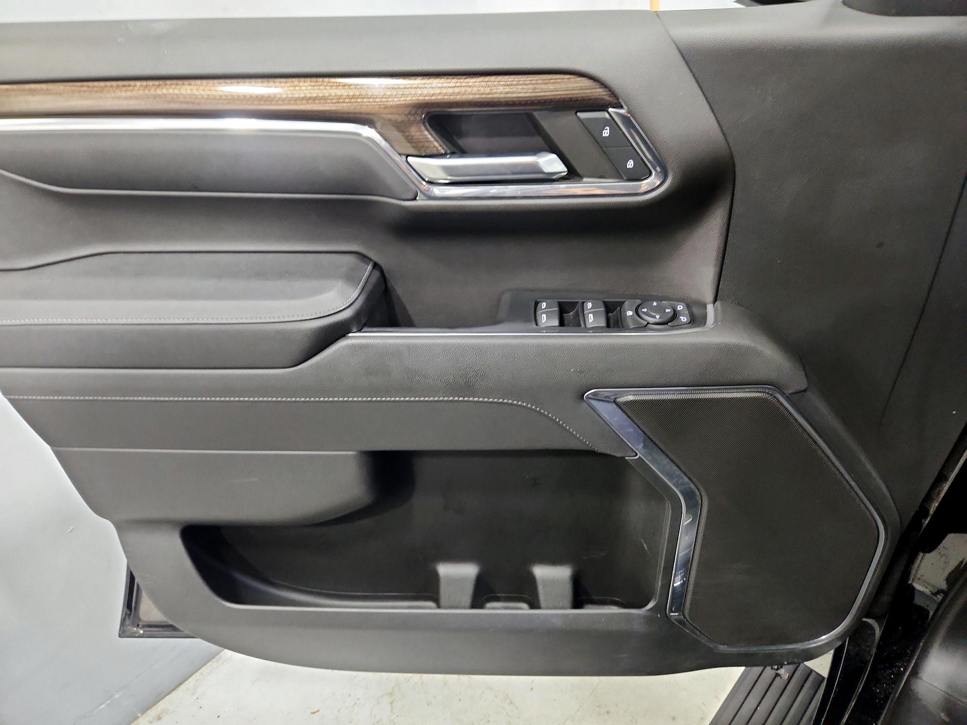 Thumbnail: 2023 Chevrolet Silverado 1500 - 12