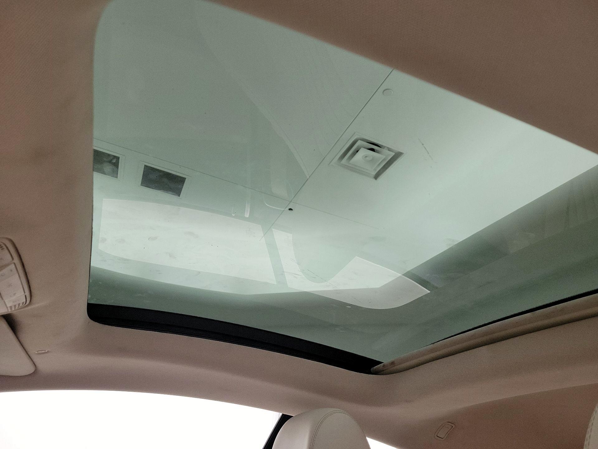 Thumbnail: 2018 Mercedes-Benz E-Class - 20