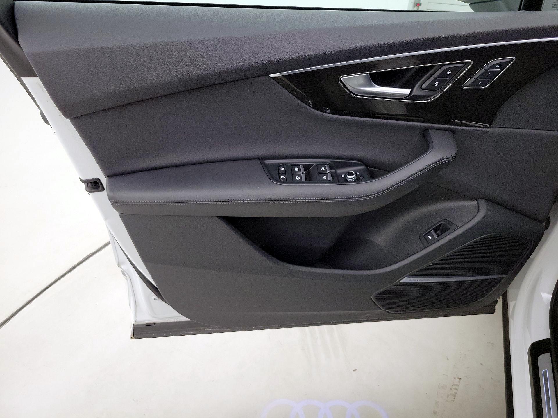 Thumbnail: 2023 Audi Q7 - 12