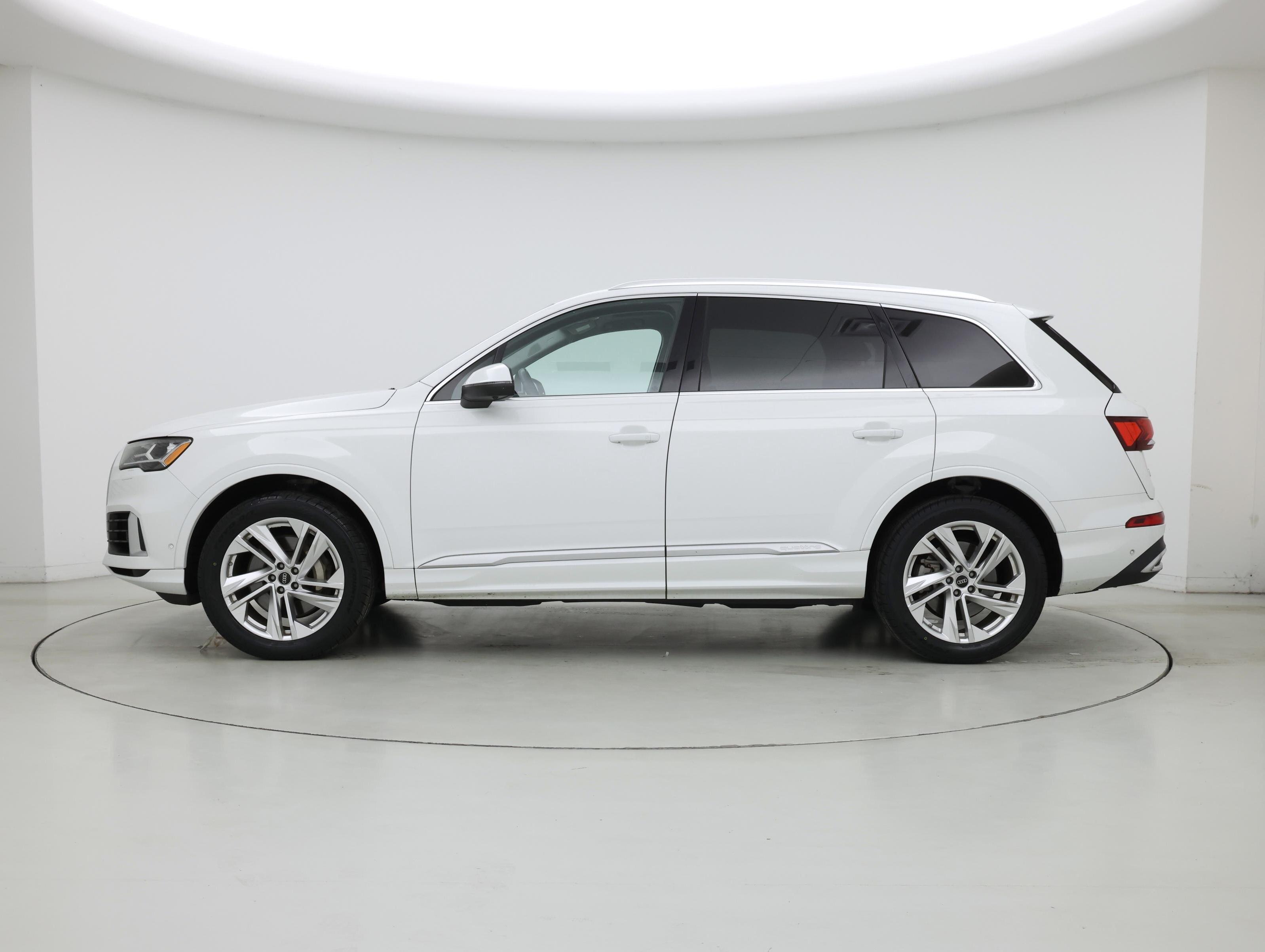 Thumbnail: 2023 Audi Q7 - 3