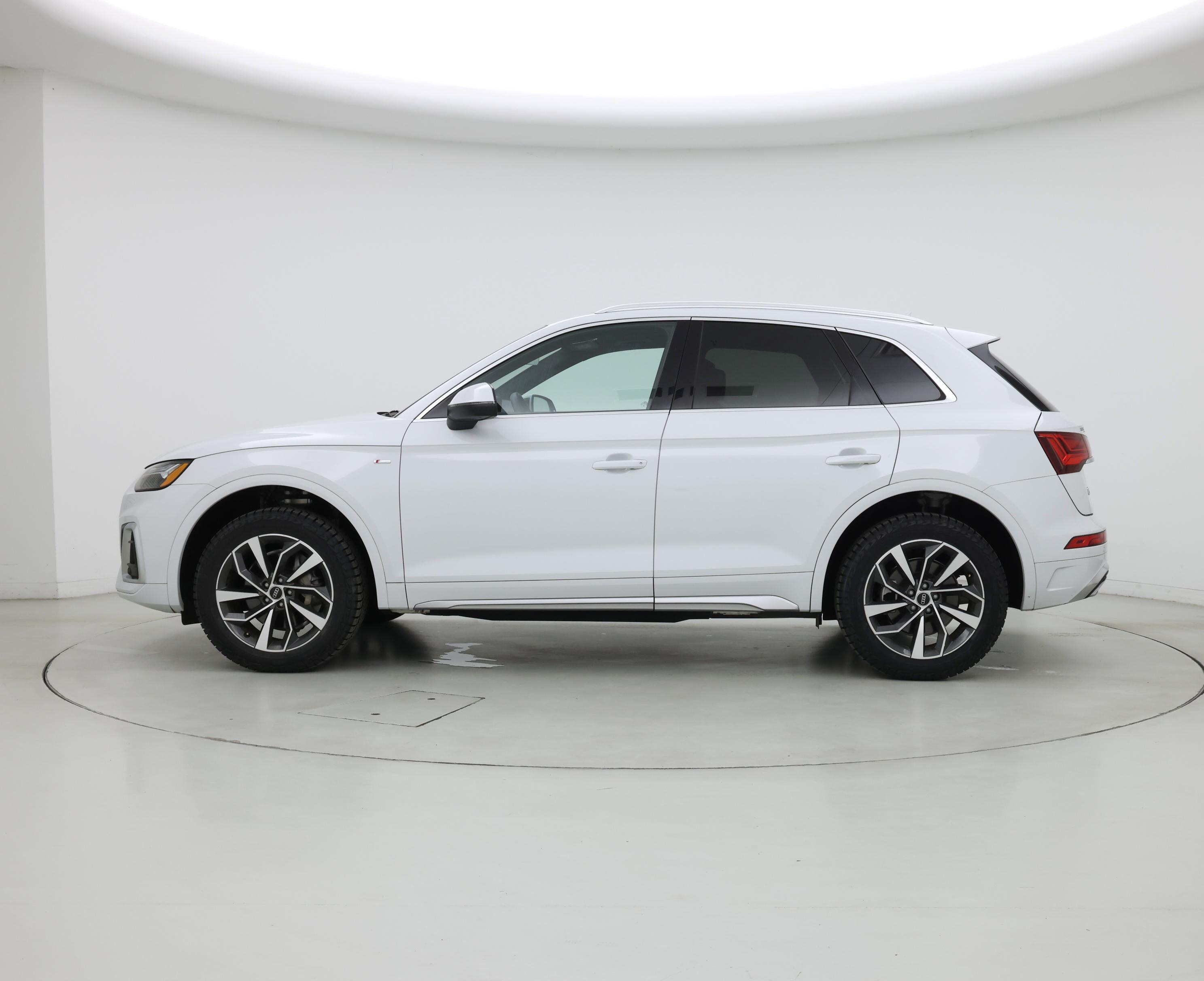 Thumbnail: 2022 Audi Q5 - 3