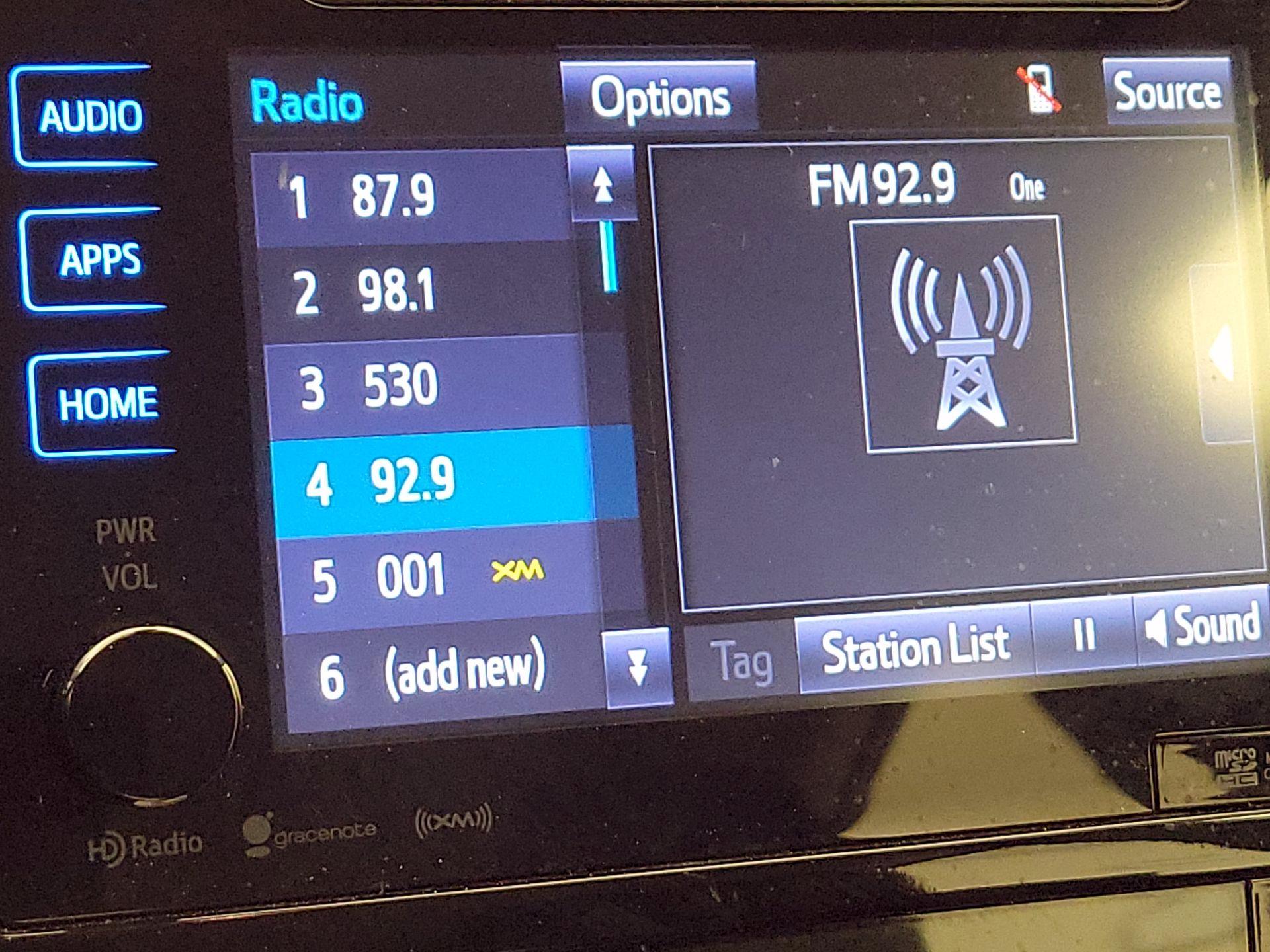 Thumbnail: 2017 Toyota Prius - 16