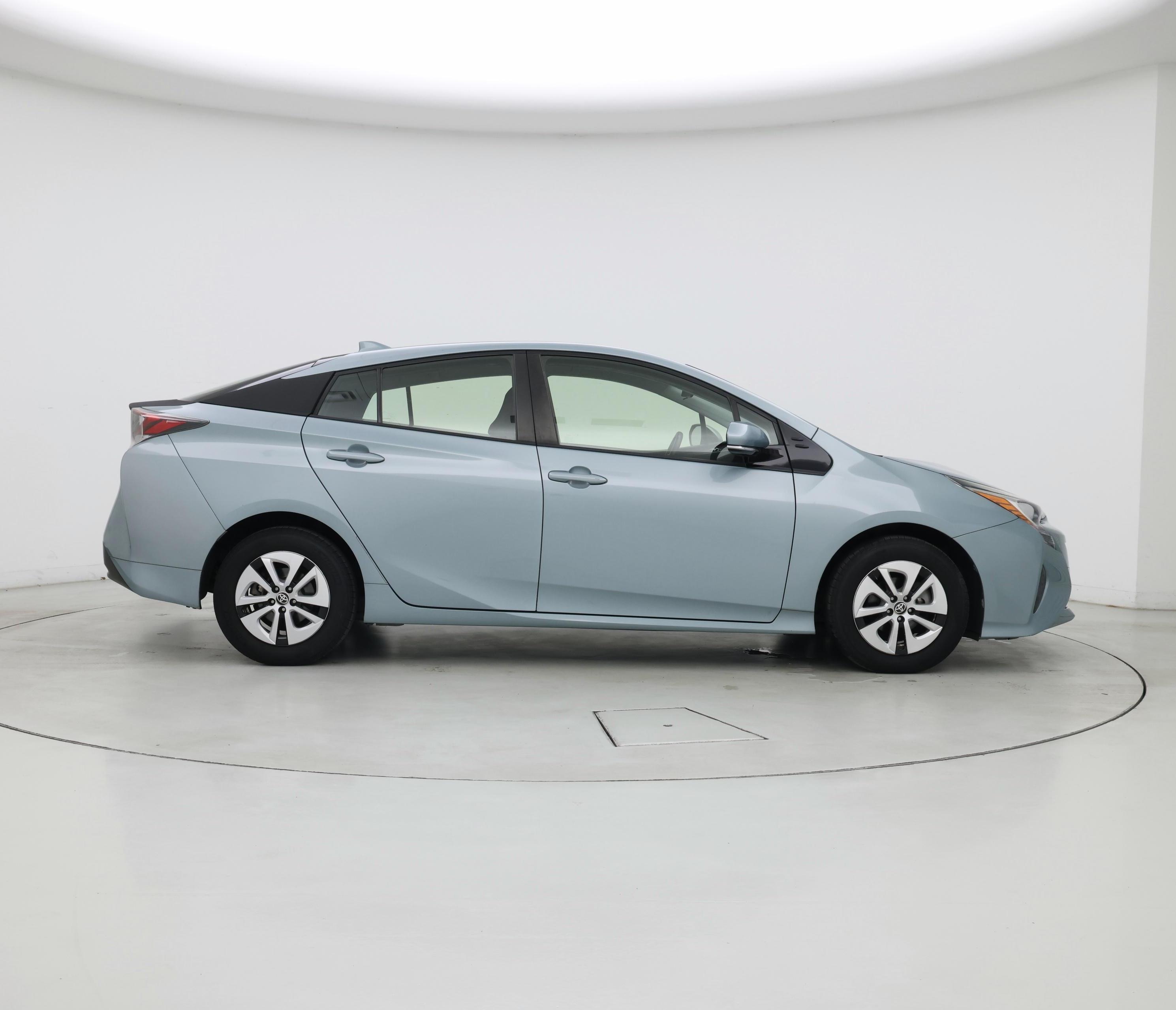 Thumbnail: 2017 Toyota Prius - 7