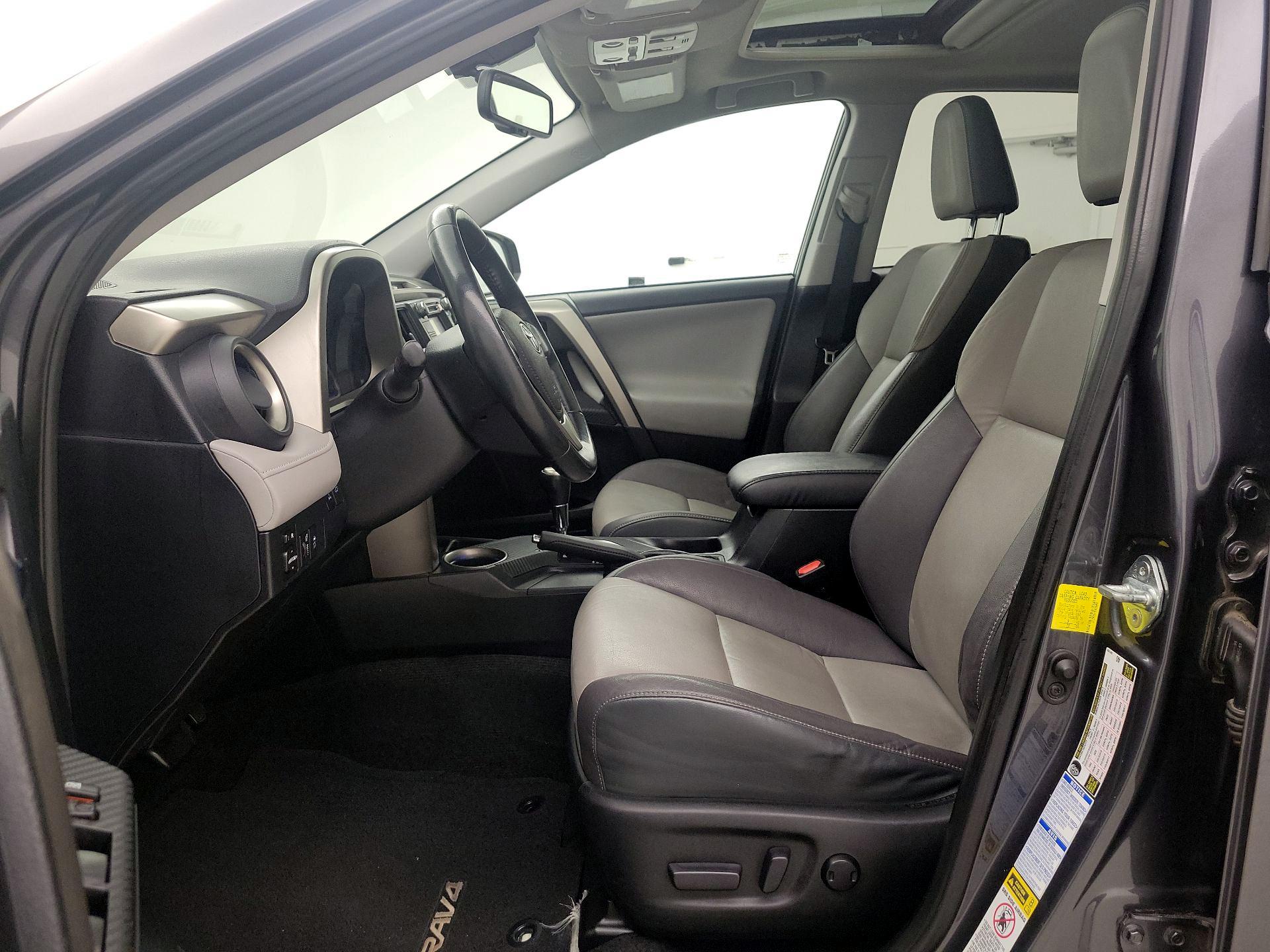 Thumbnail: 2015 Toyota RAV4 - 11