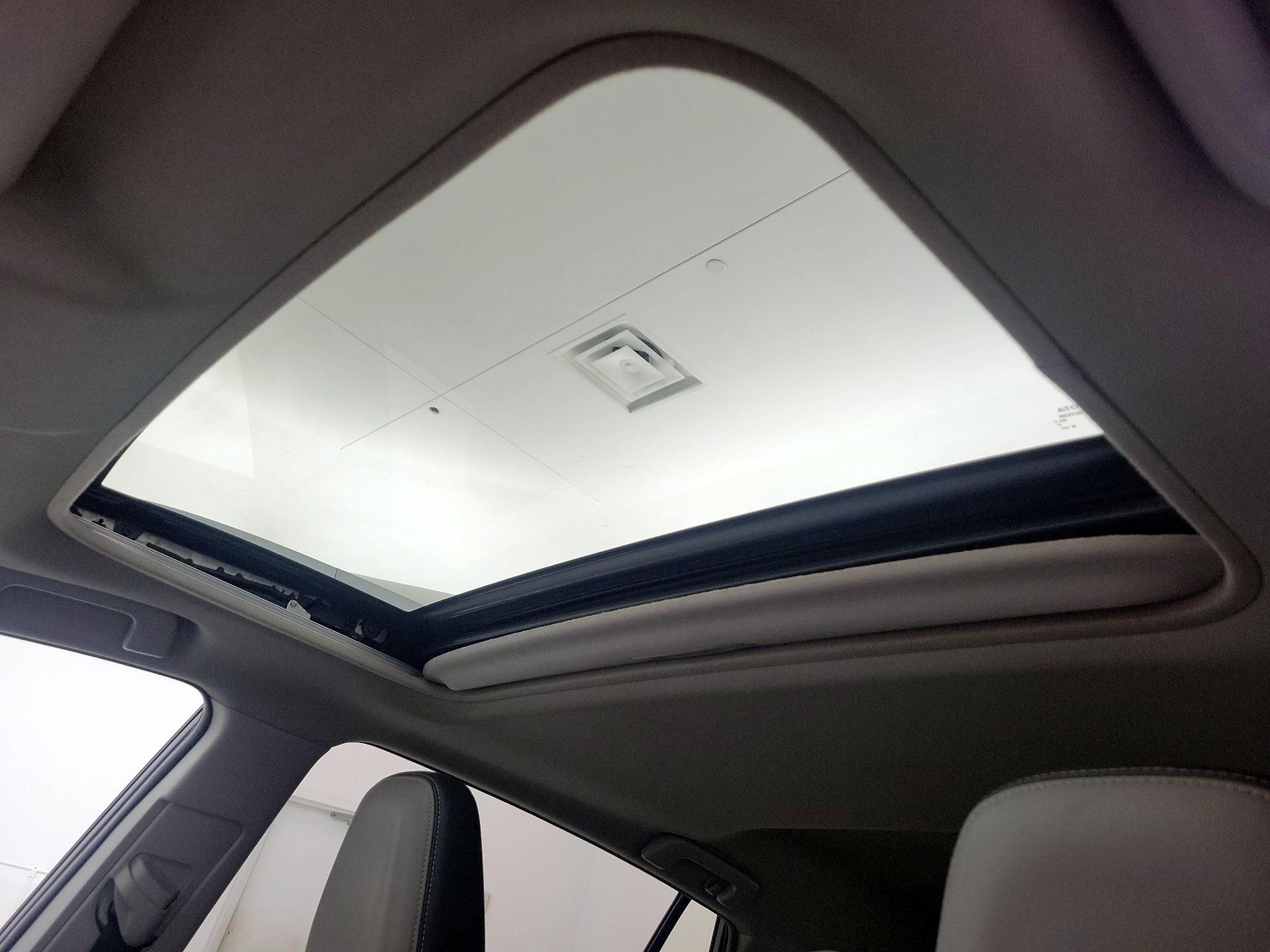 Thumbnail: 2015 Toyota RAV4 - 20