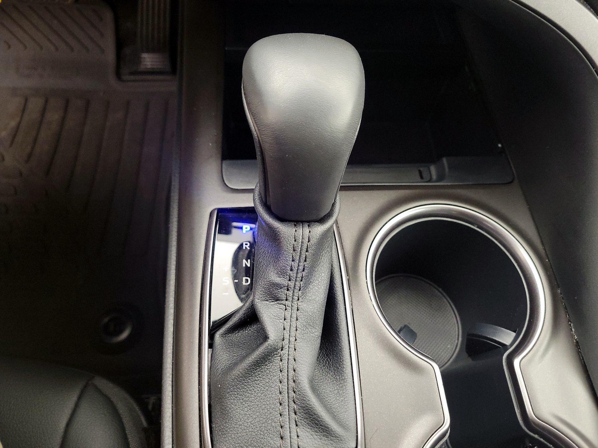 Thumbnail: 2023 Toyota Camry - 17