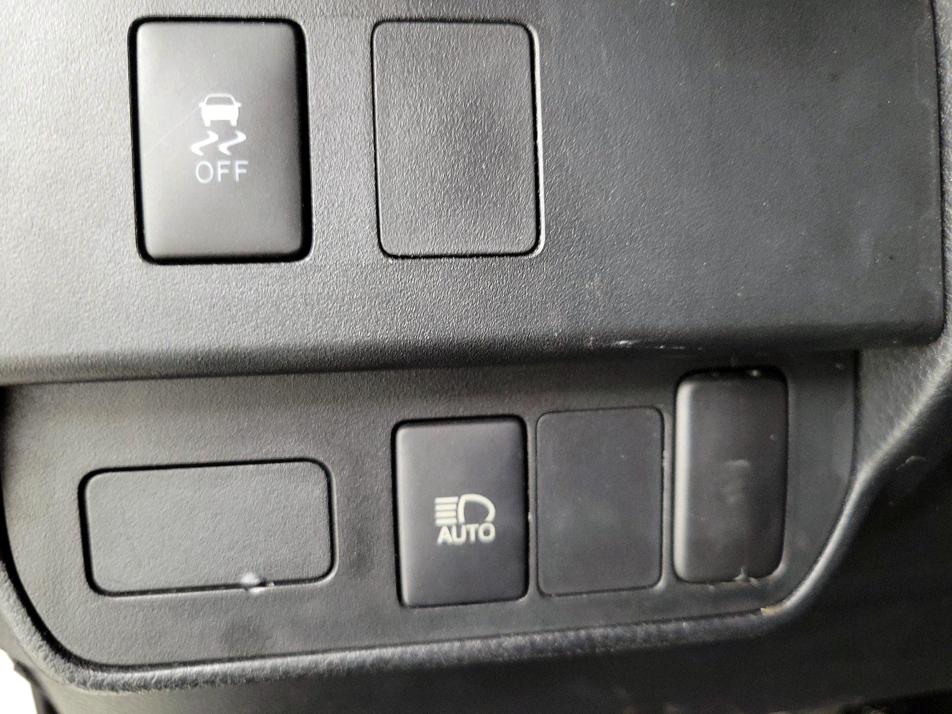 Thumbnail: 2020 Toyota Tacoma - 13