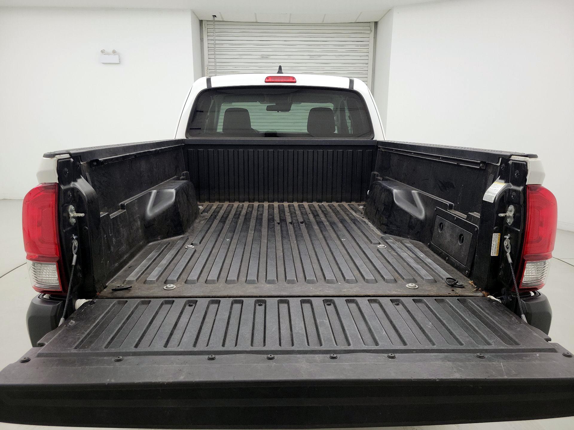 Thumbnail: 2020 Toyota Tacoma - 20