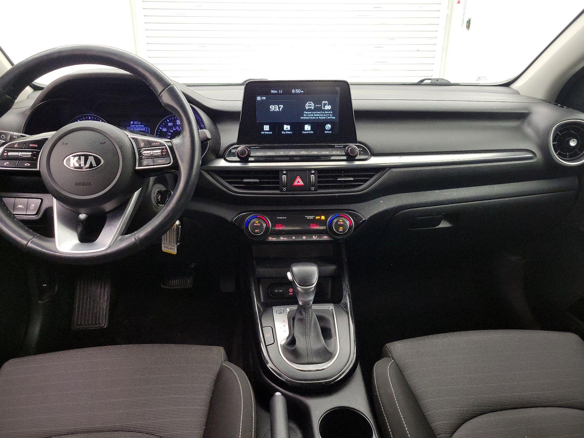 Thumbnail: 2019 Kia Forte - 9