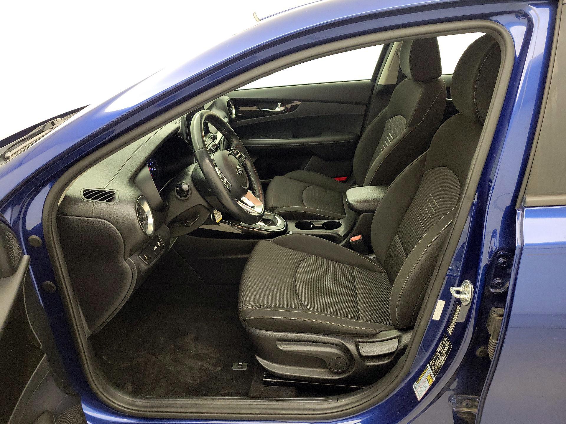 Thumbnail: 2019 Kia Forte - 11