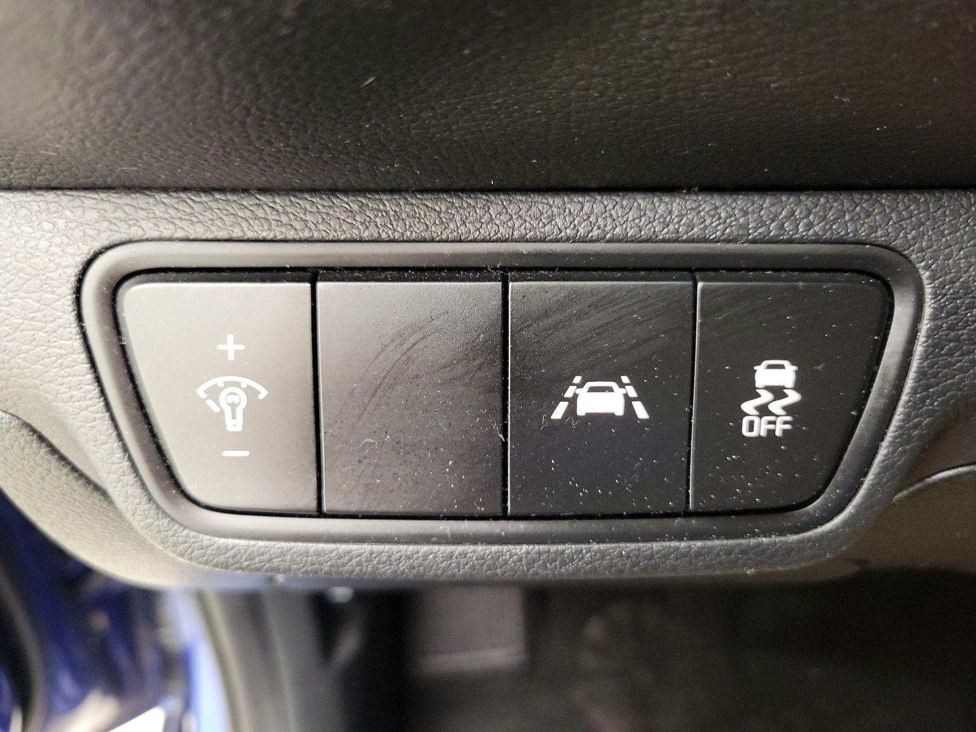 Thumbnail: 2019 Kia Forte - 13