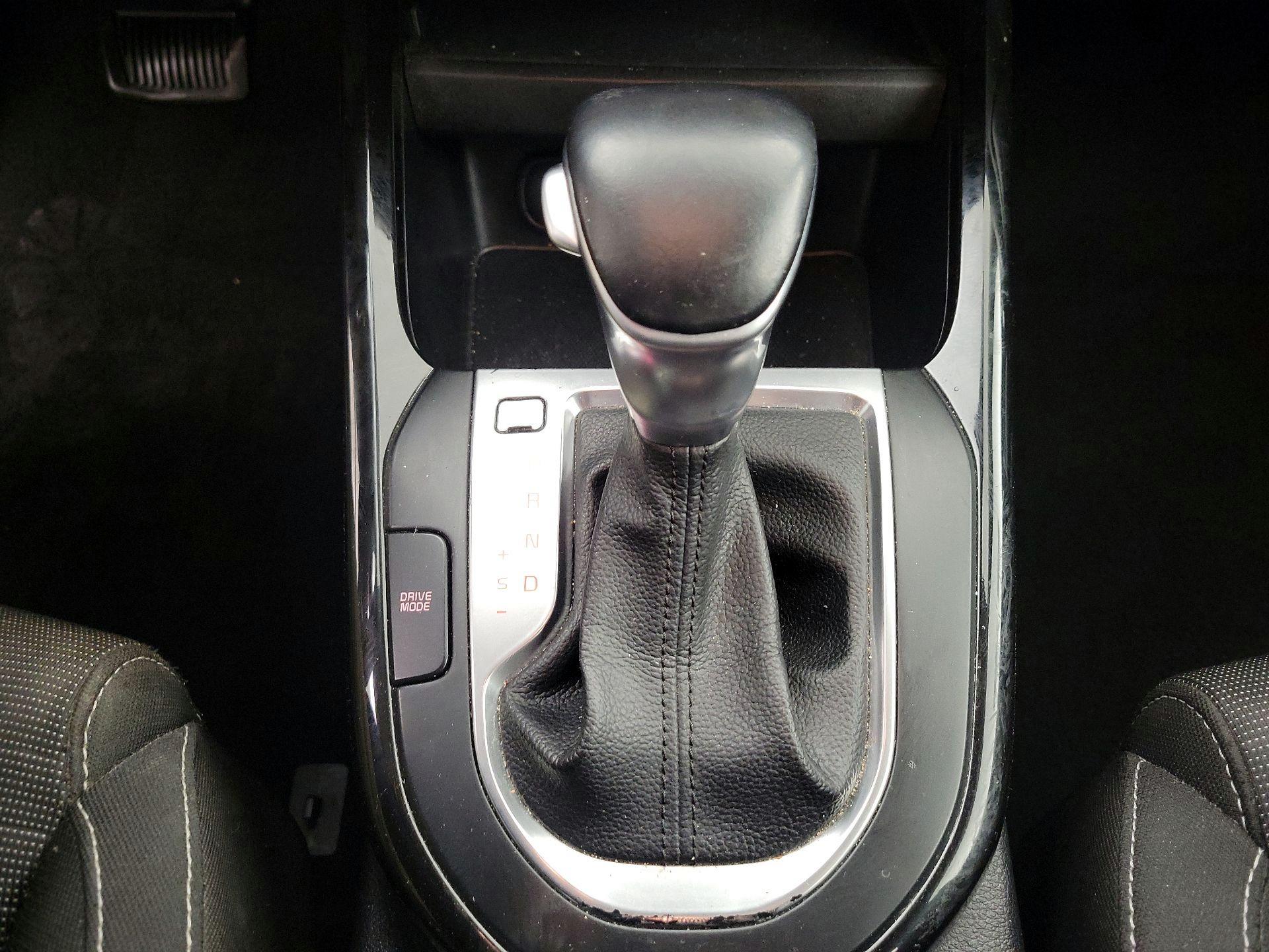 Thumbnail: 2019 Kia Forte - 17