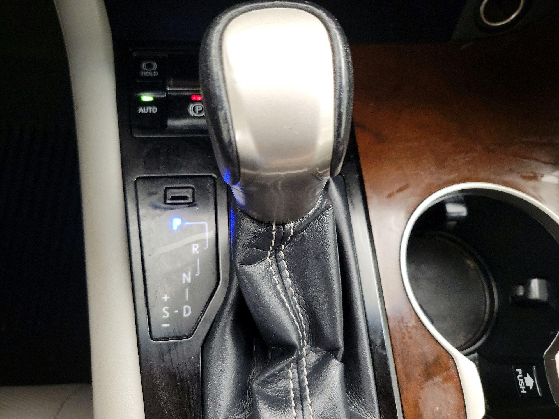 Thumbnail: 2018 Lexus RX - 17