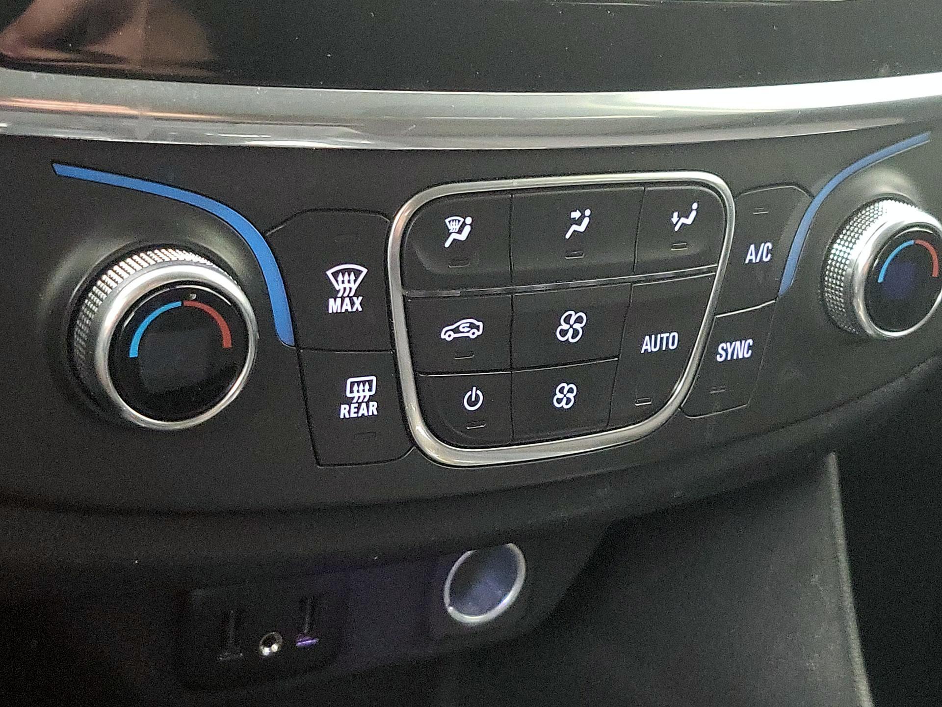 Thumbnail: 2020 Chevrolet Traverse - 16