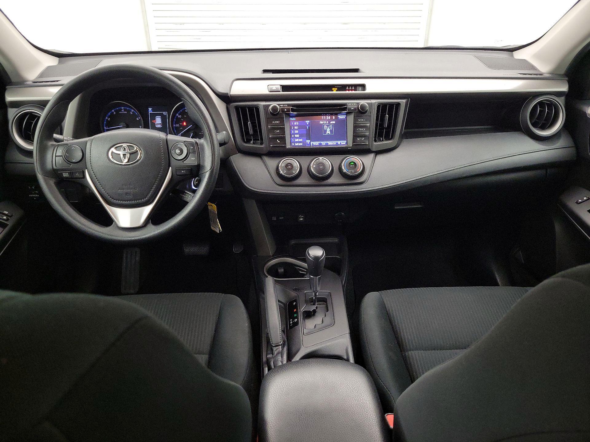 Thumbnail: 2018 Toyota RAV4 - 9