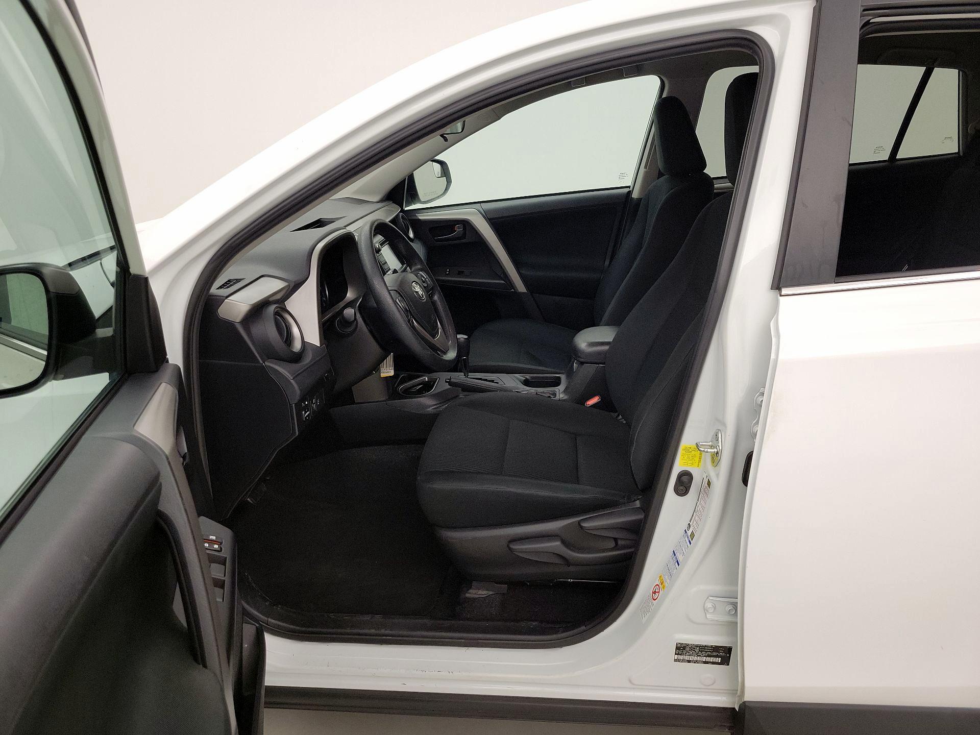 Thumbnail: 2018 Toyota RAV4 - 11