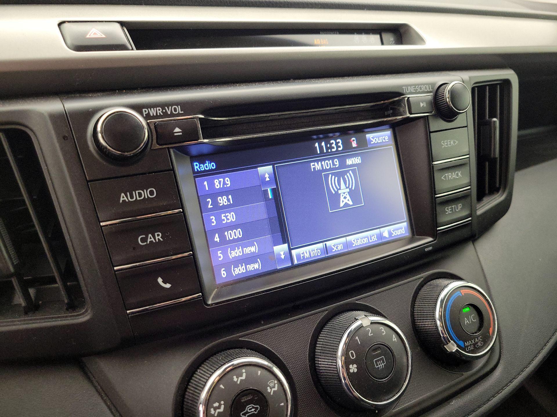 Thumbnail: 2018 Toyota RAV4 - 15