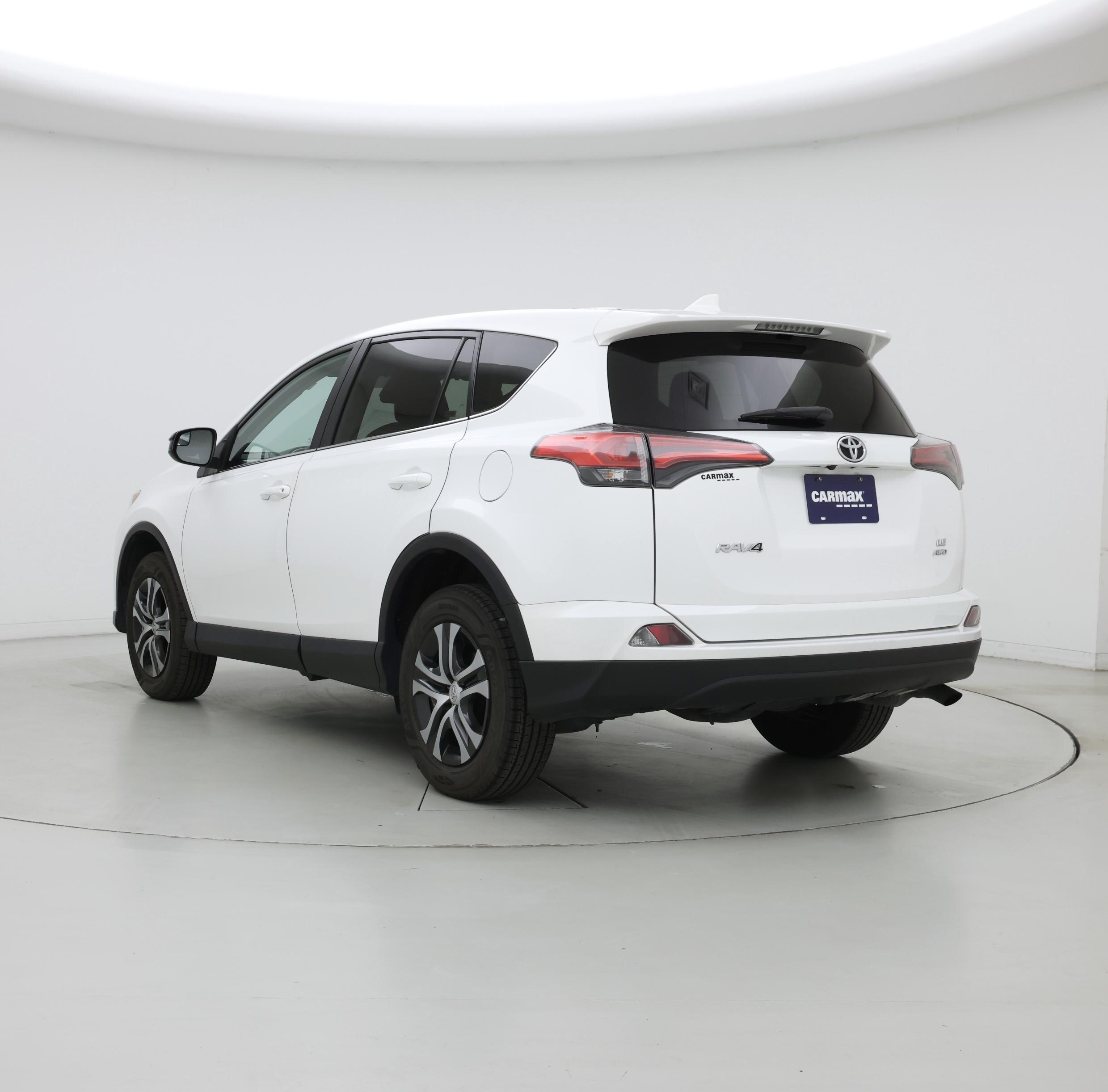 Thumbnail: 2018 Toyota RAV4 - 2