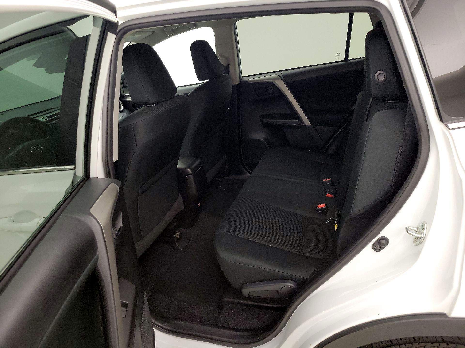 Thumbnail: 2018 Toyota RAV4 - 19