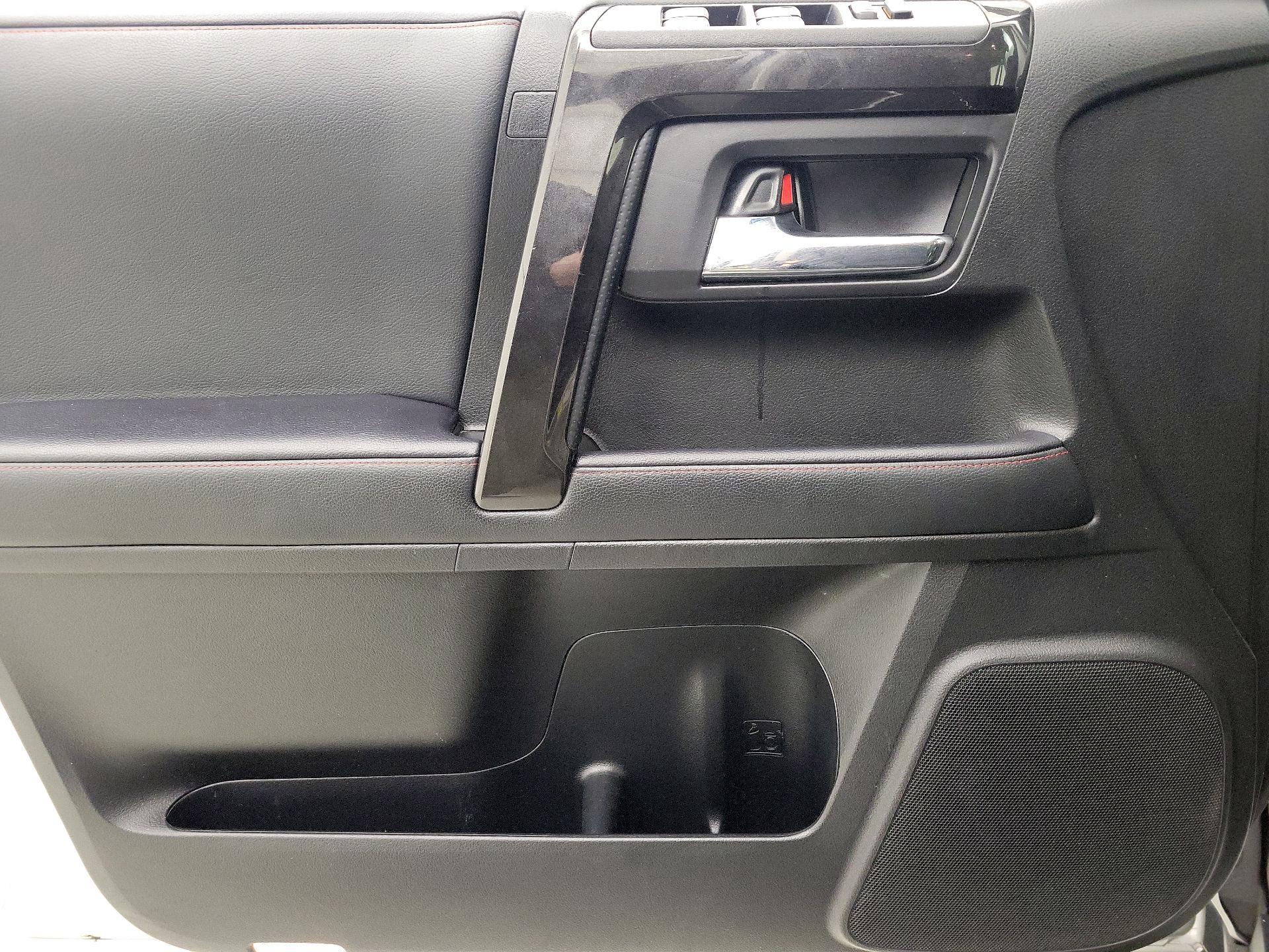 Thumbnail: 2021 Toyota 4Runner - 12