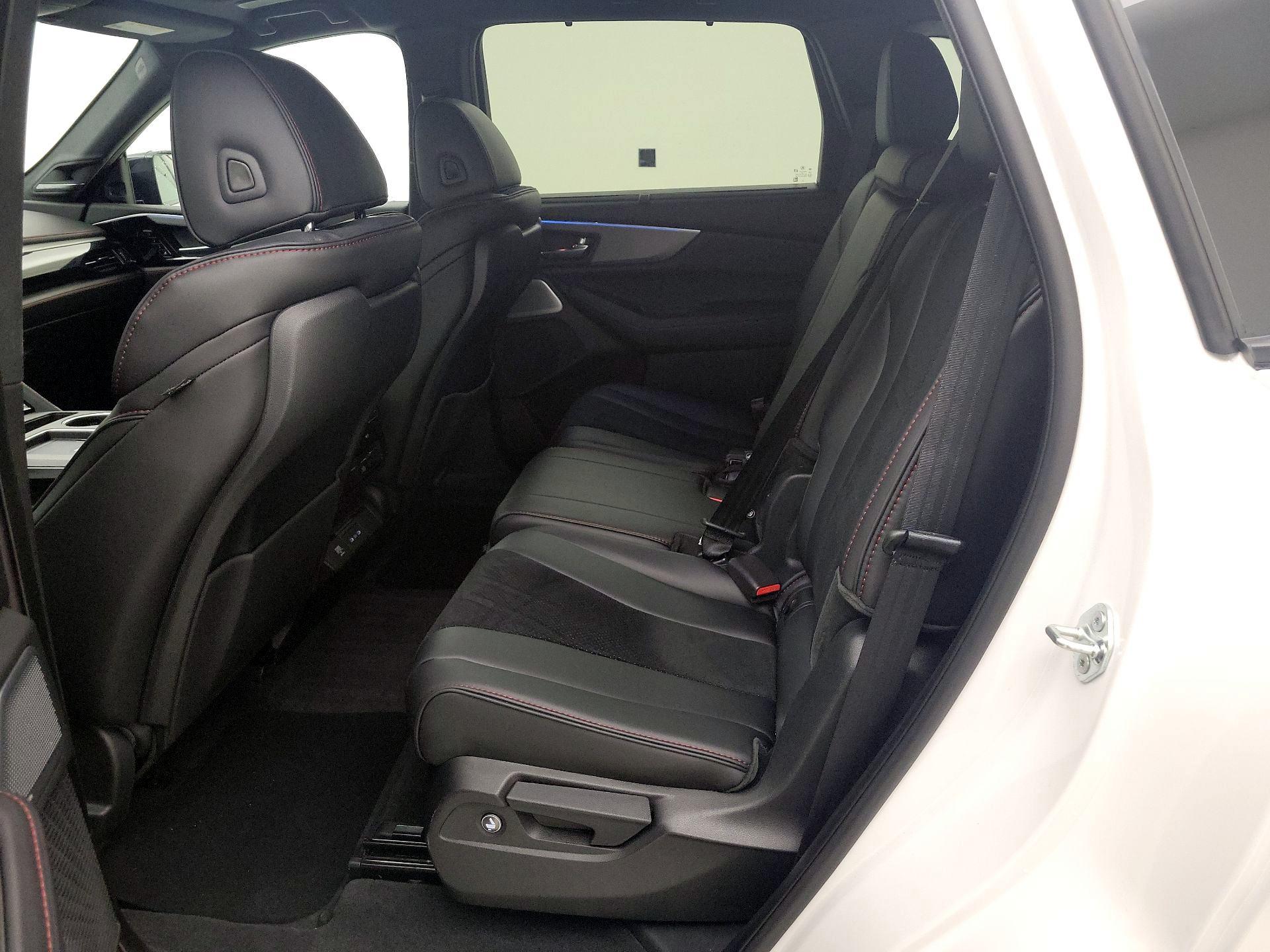 Thumbnail: 2025 Acura MDX - 20