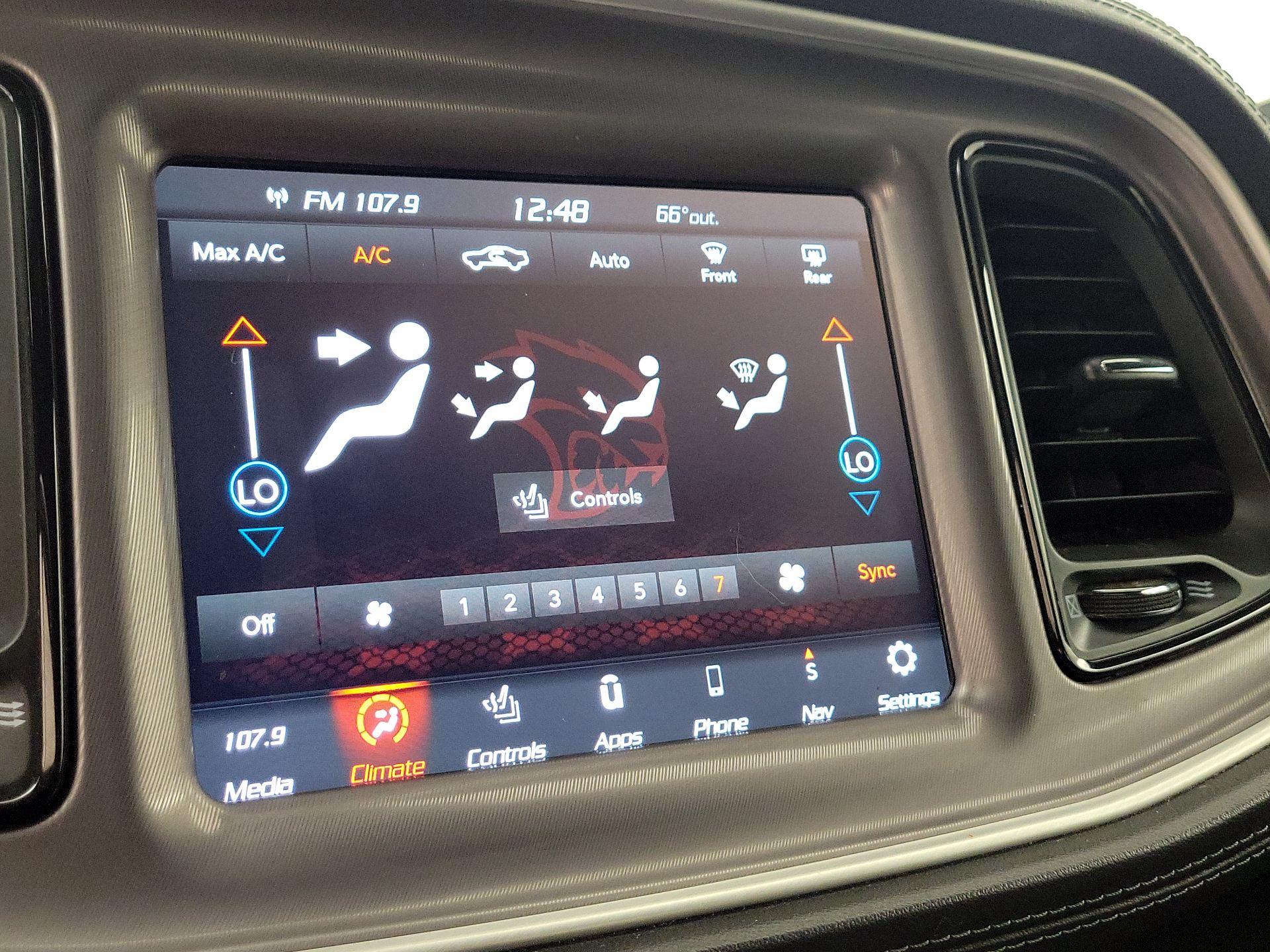 Thumbnail: 2022 Dodge Challenger - 17