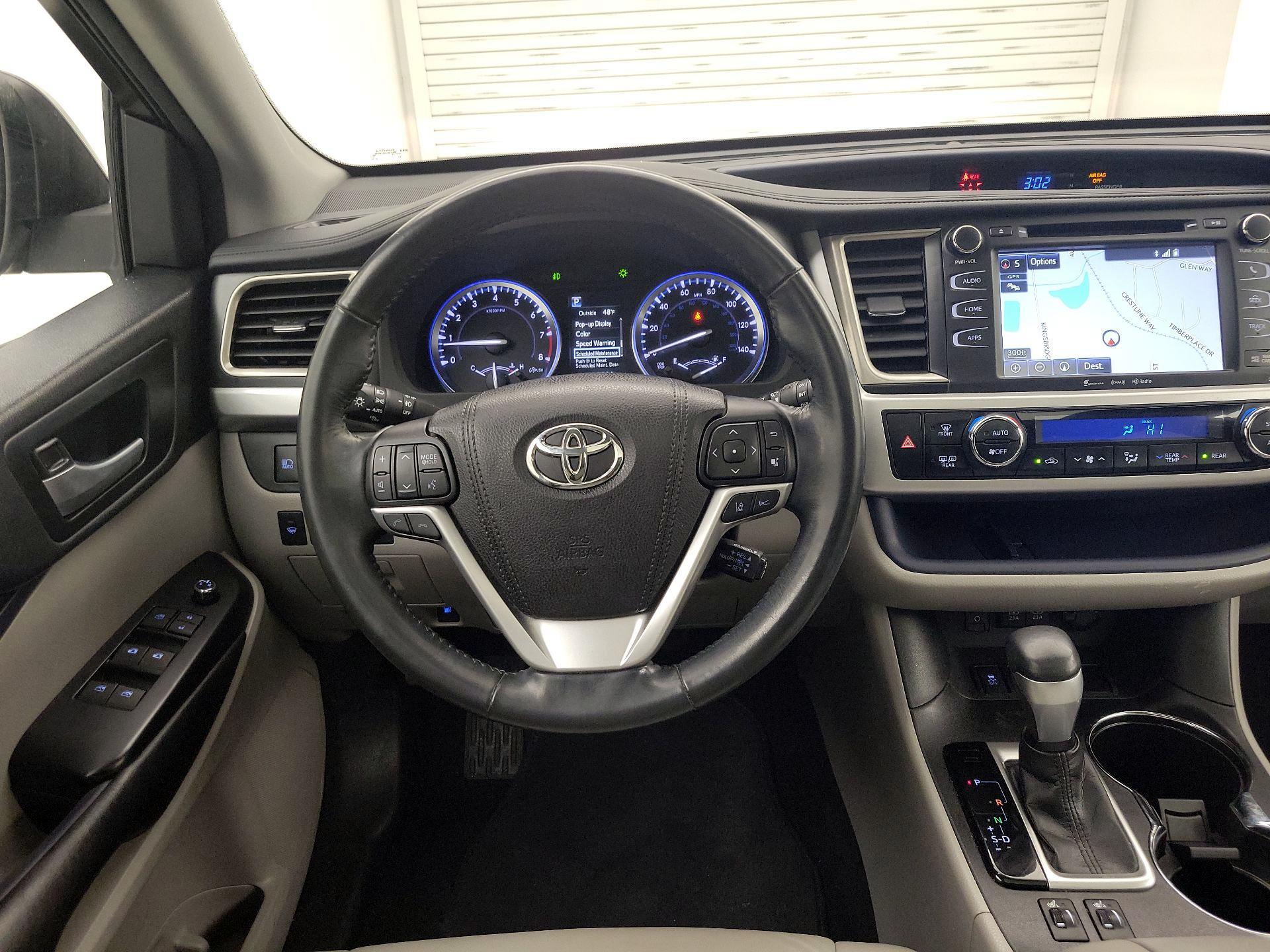 Thumbnail: 2017 Toyota Highlander - 10