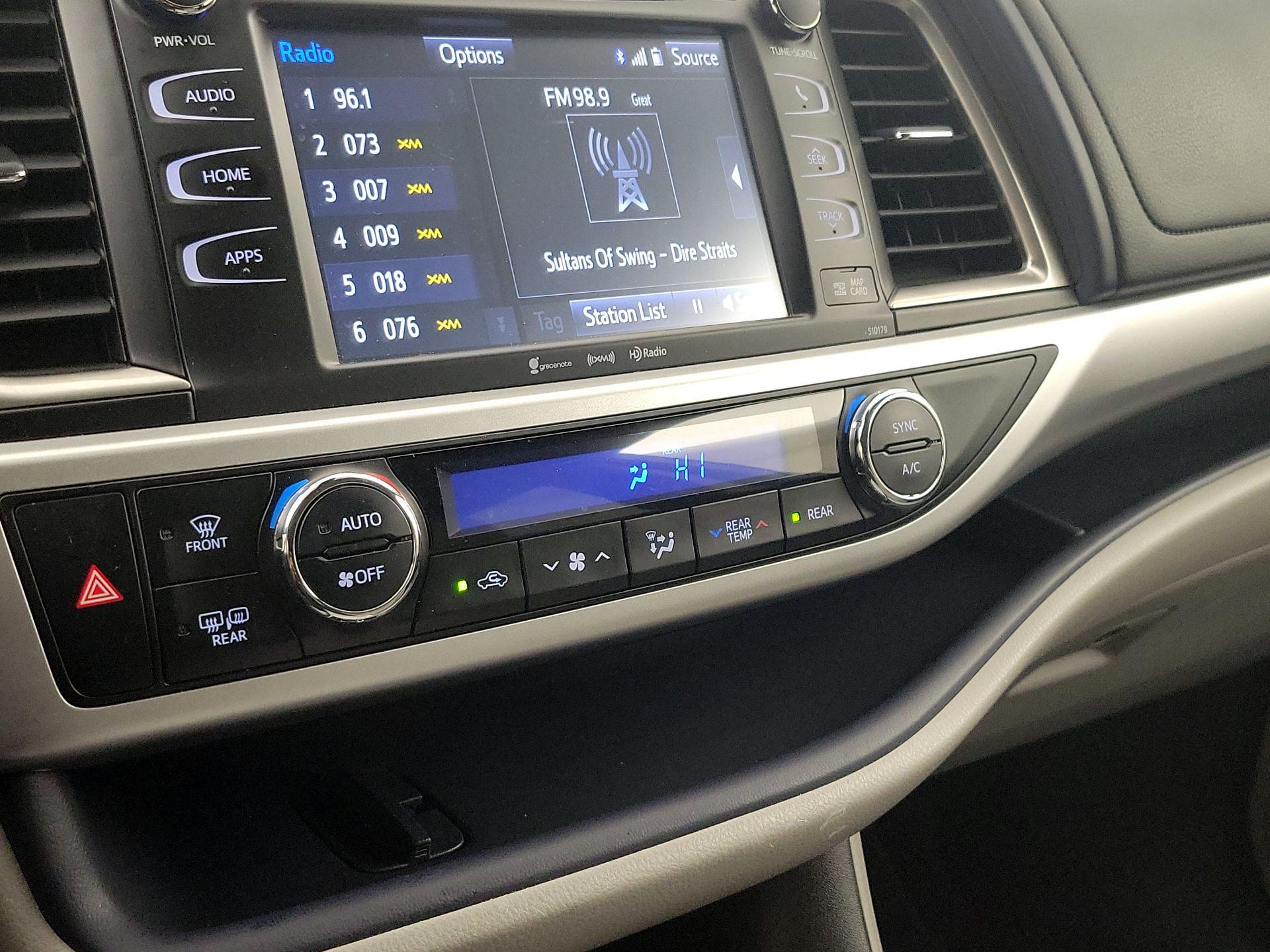 Thumbnail: 2017 Toyota Highlander - 17