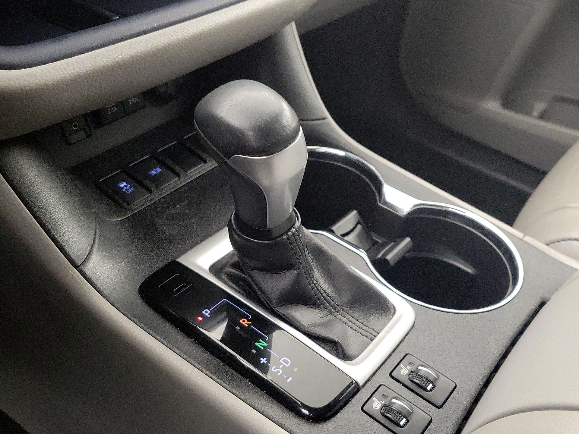 Thumbnail: 2017 Toyota Highlander - 18