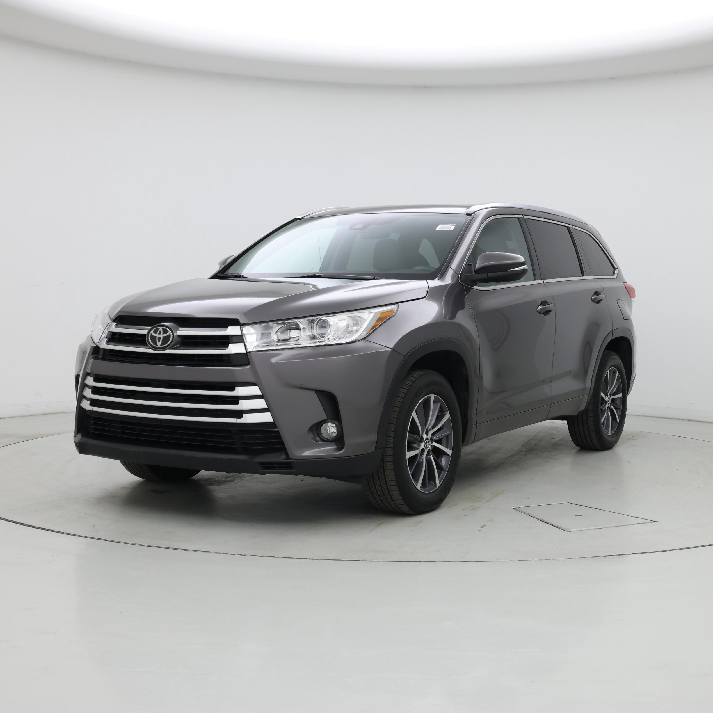 Thumbnail: 2017 Toyota Highlander - 4