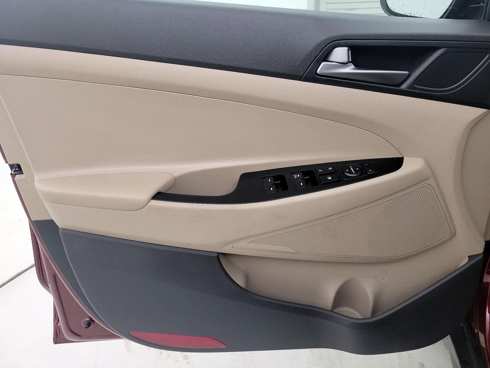 Thumbnail: 2017 Hyundai Tucson - 12