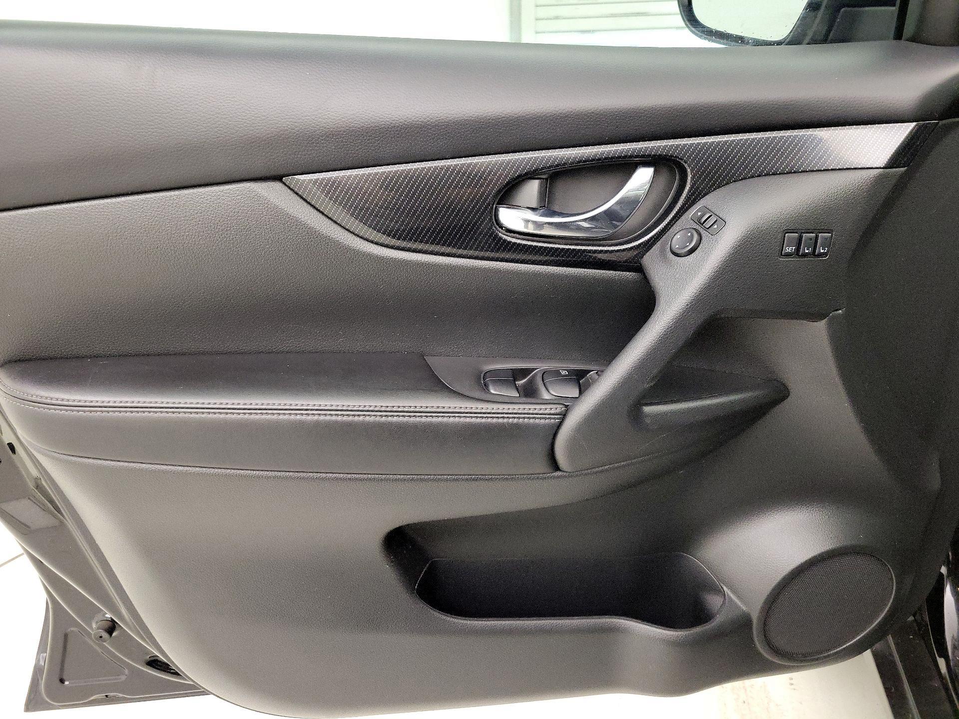 Thumbnail: 2019 Nissan Rogue - 12