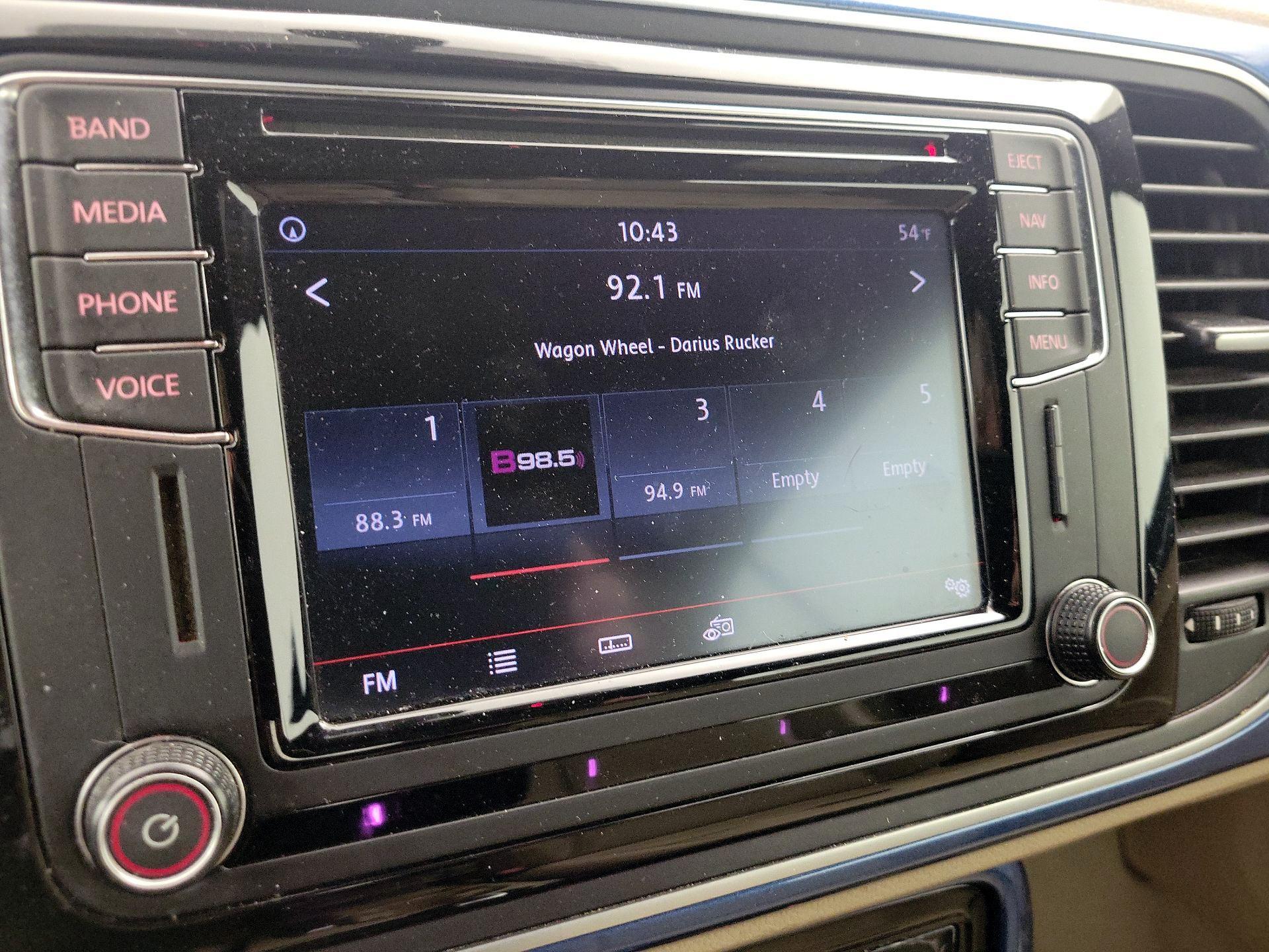 Thumbnail: 2017 Volkswagen Beetle - 15