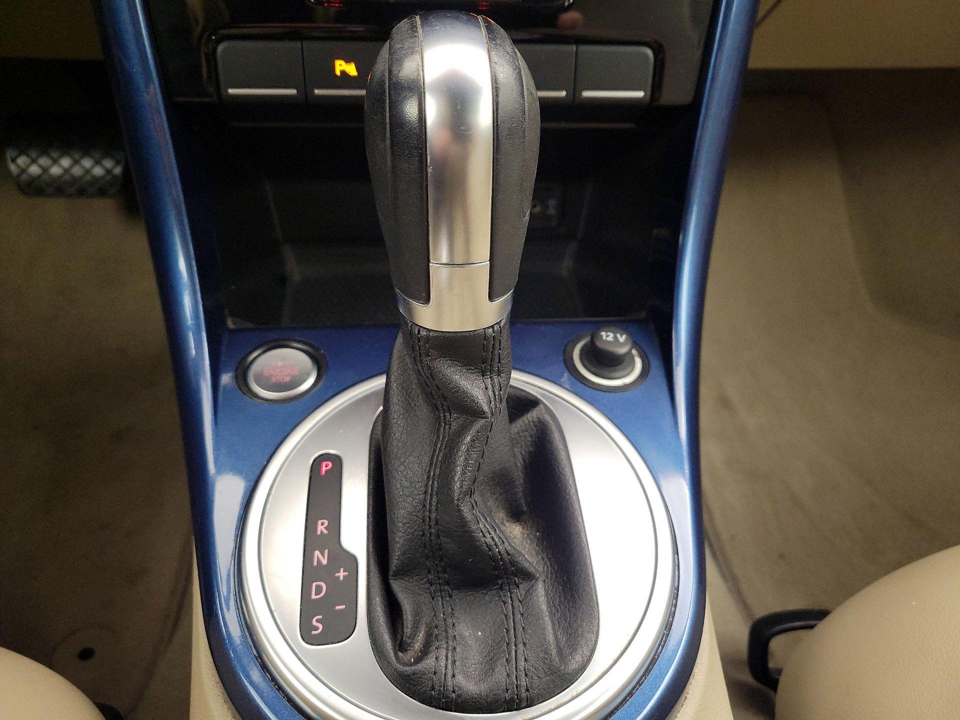 Thumbnail: 2017 Volkswagen Beetle - 17