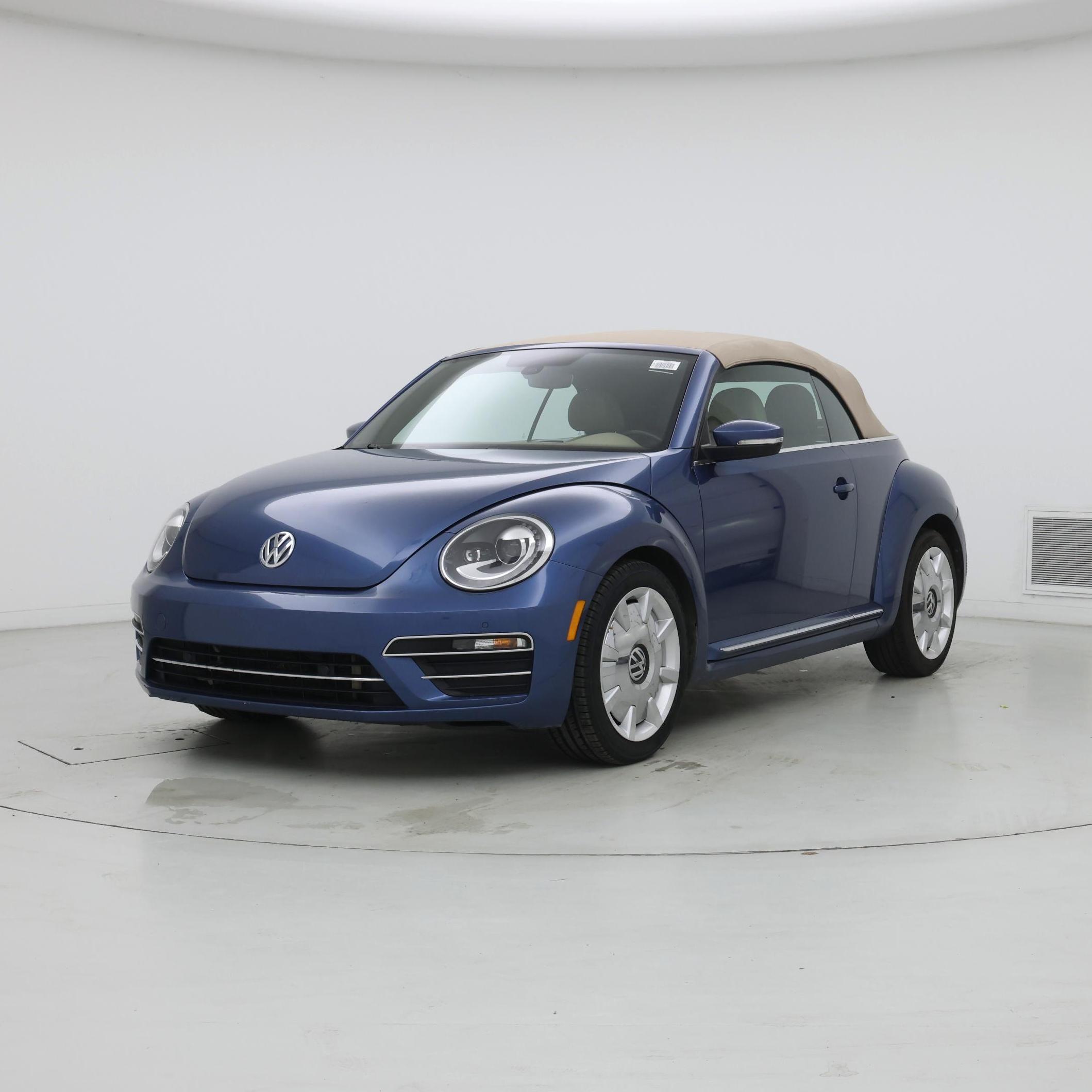 Thumbnail: 2017 Volkswagen Beetle - 4