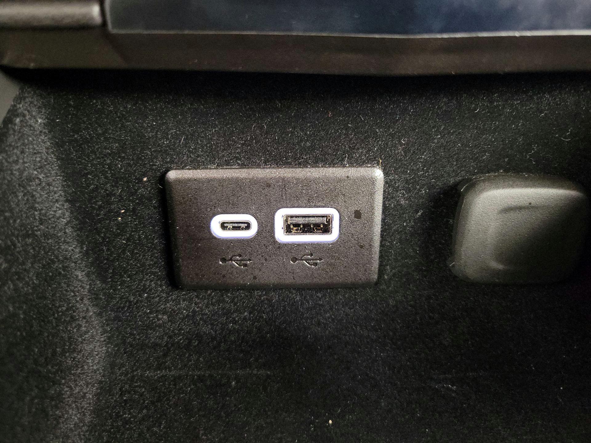 Thumbnail: 2024 Cadillac XT4 - 19