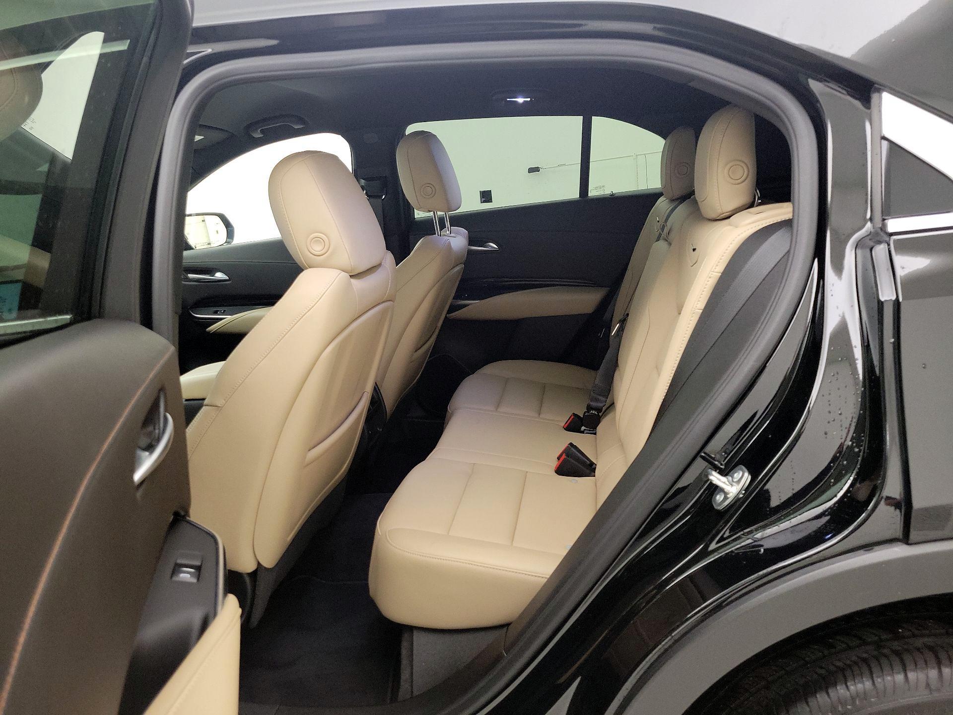 Thumbnail: 2024 Cadillac XT4 - 20