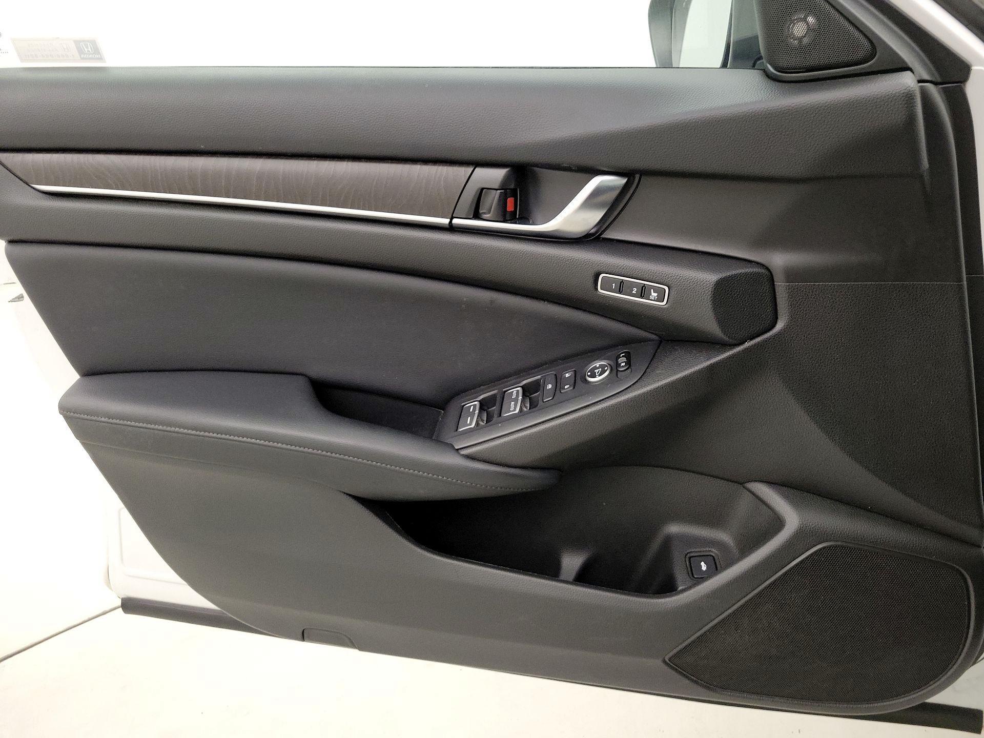 Thumbnail: 2018 Honda Accord - 12