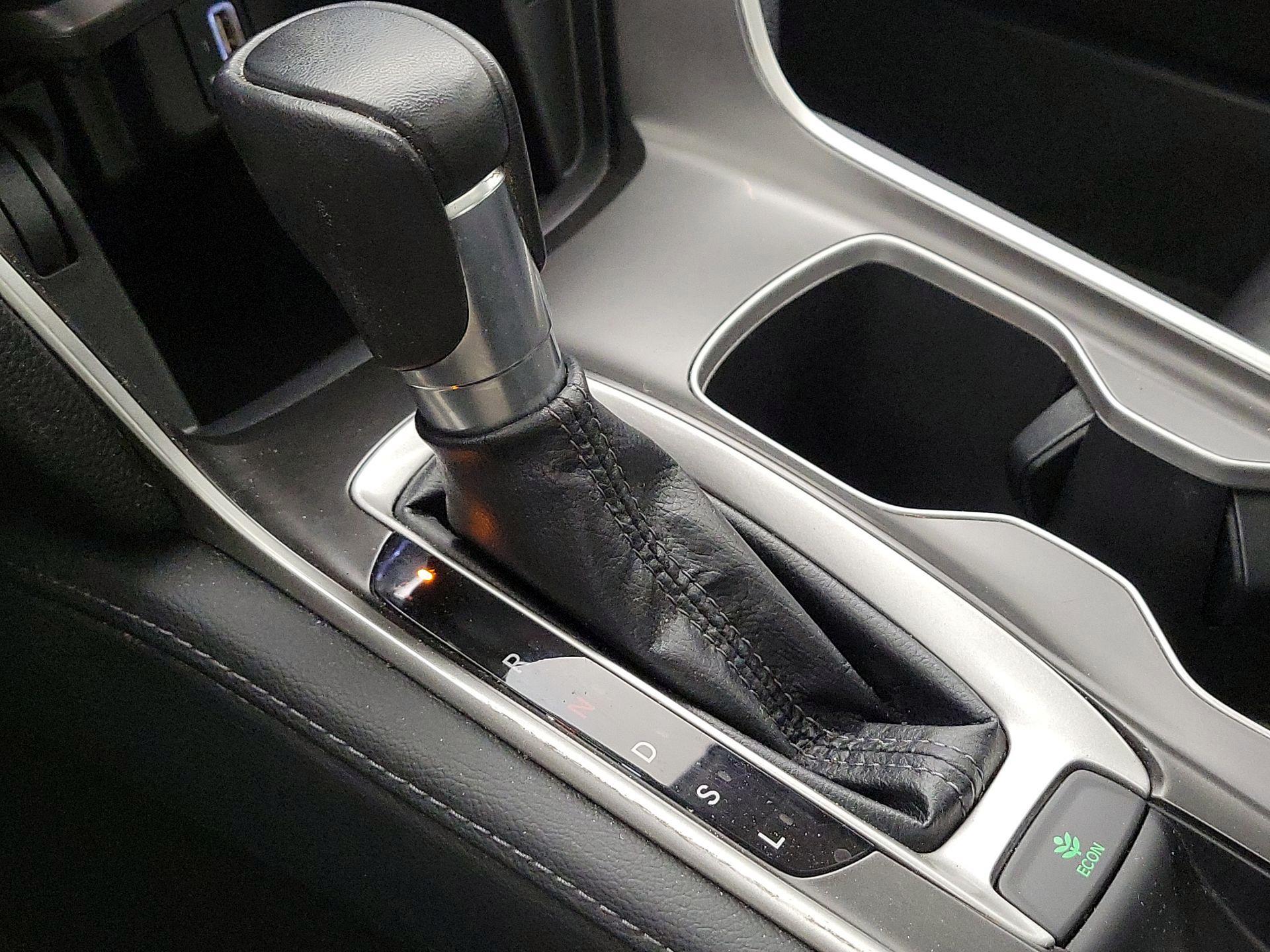 Thumbnail: 2018 Honda Accord - 18