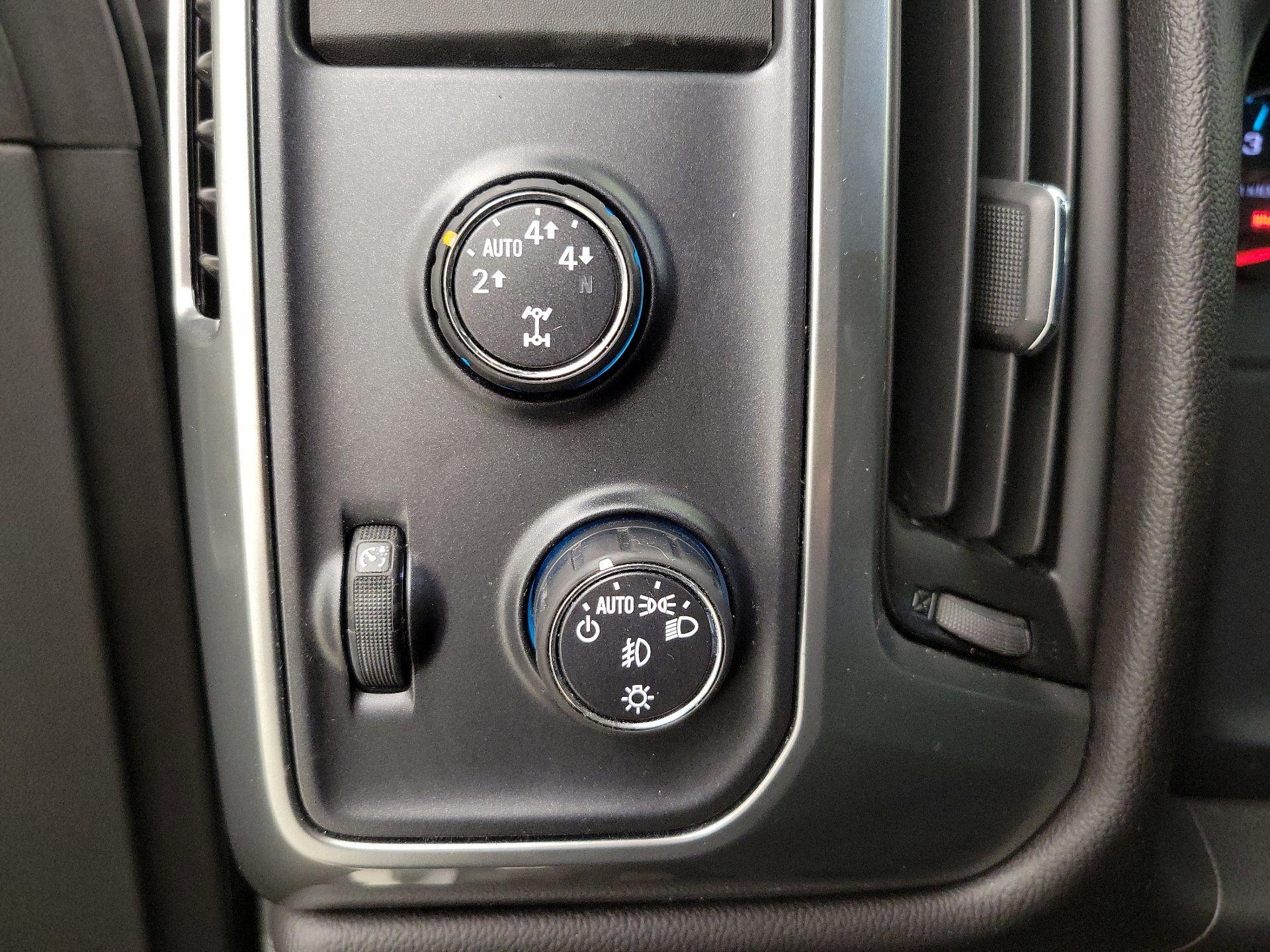 Thumbnail: 2016 Chevrolet Silverado 1500 - 13