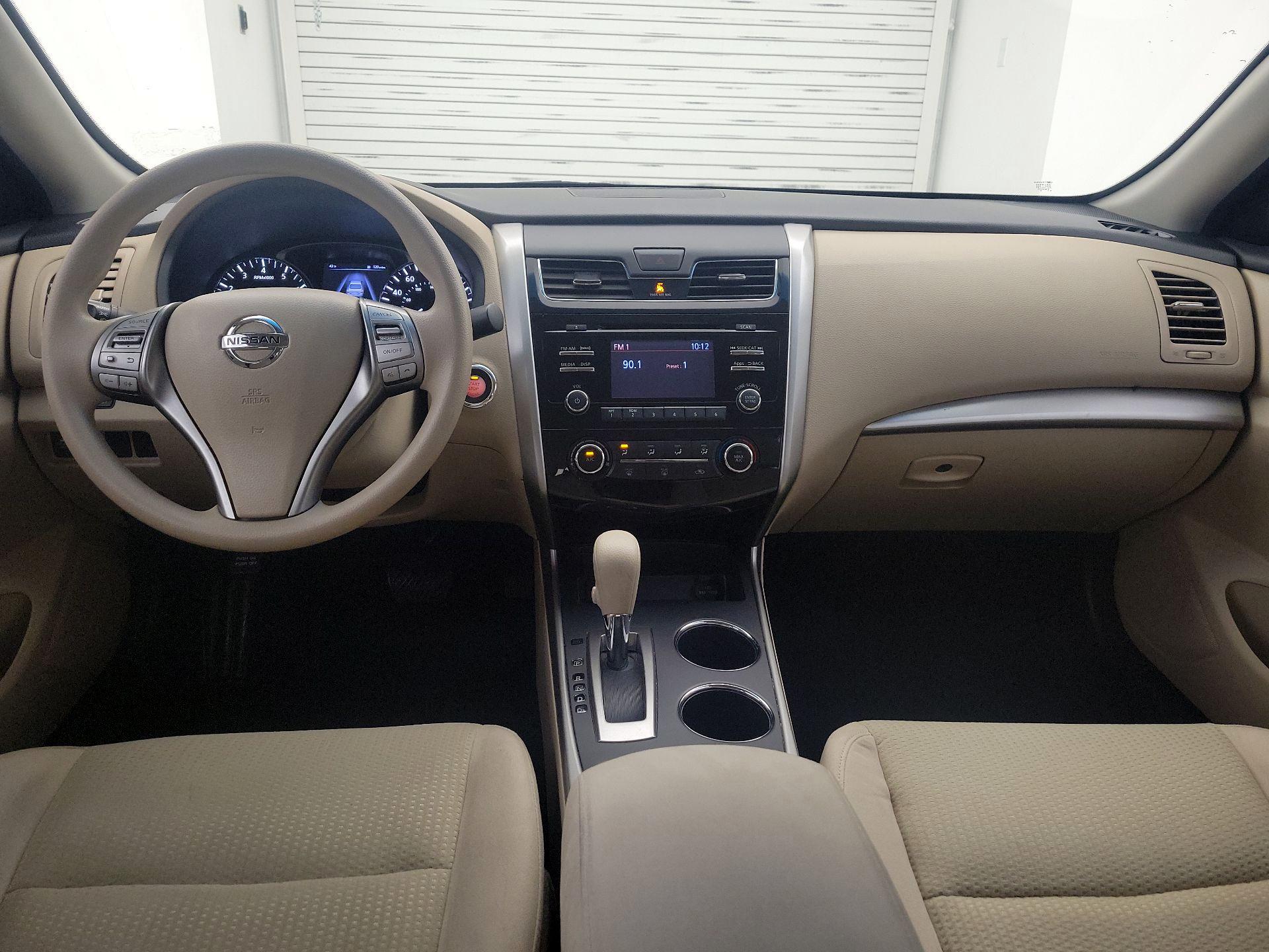 Thumbnail: 2015 Nissan Altima - 9